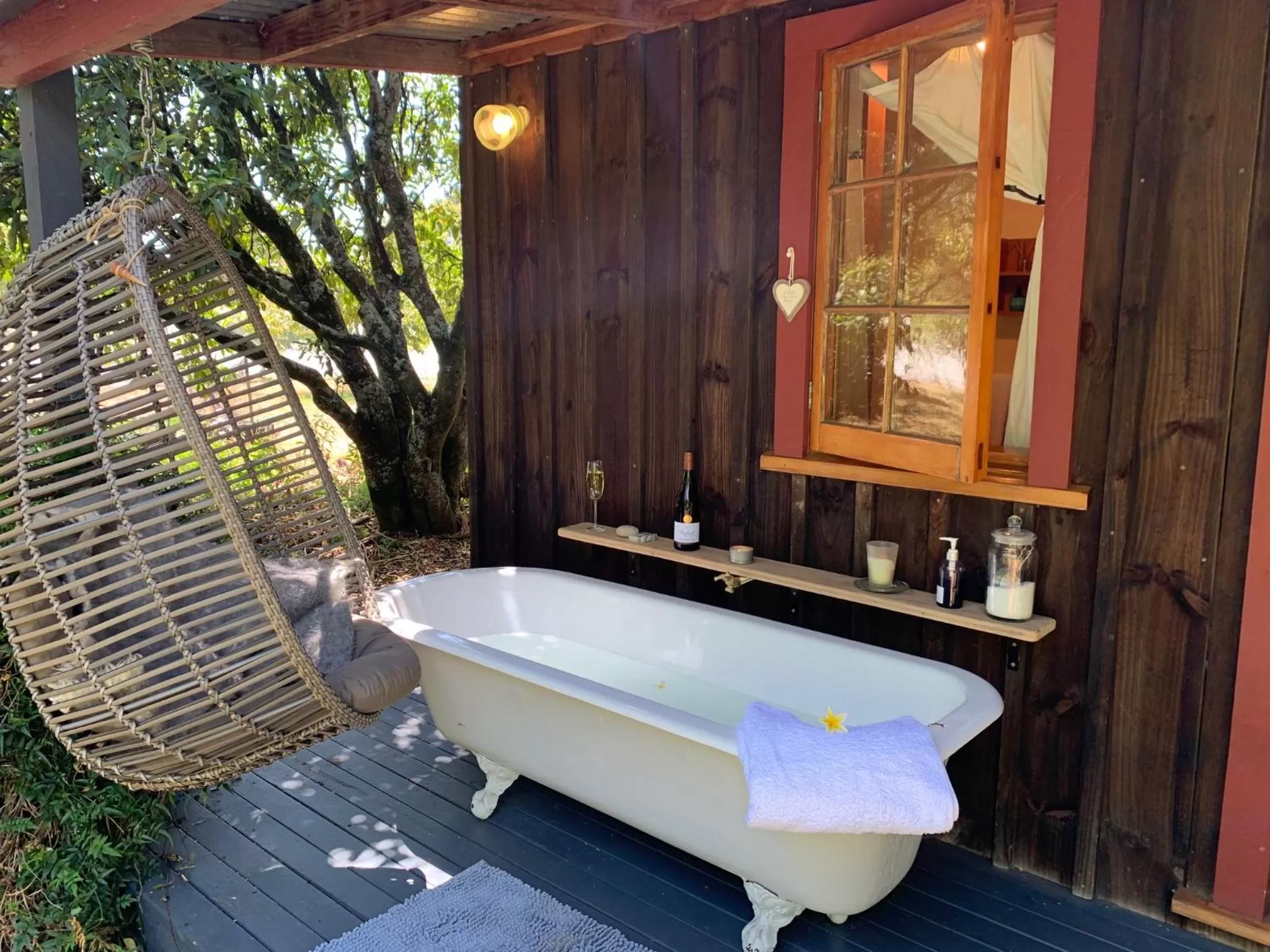 Open Air Bath, Bathroom in Quail Farm, Colonial charm