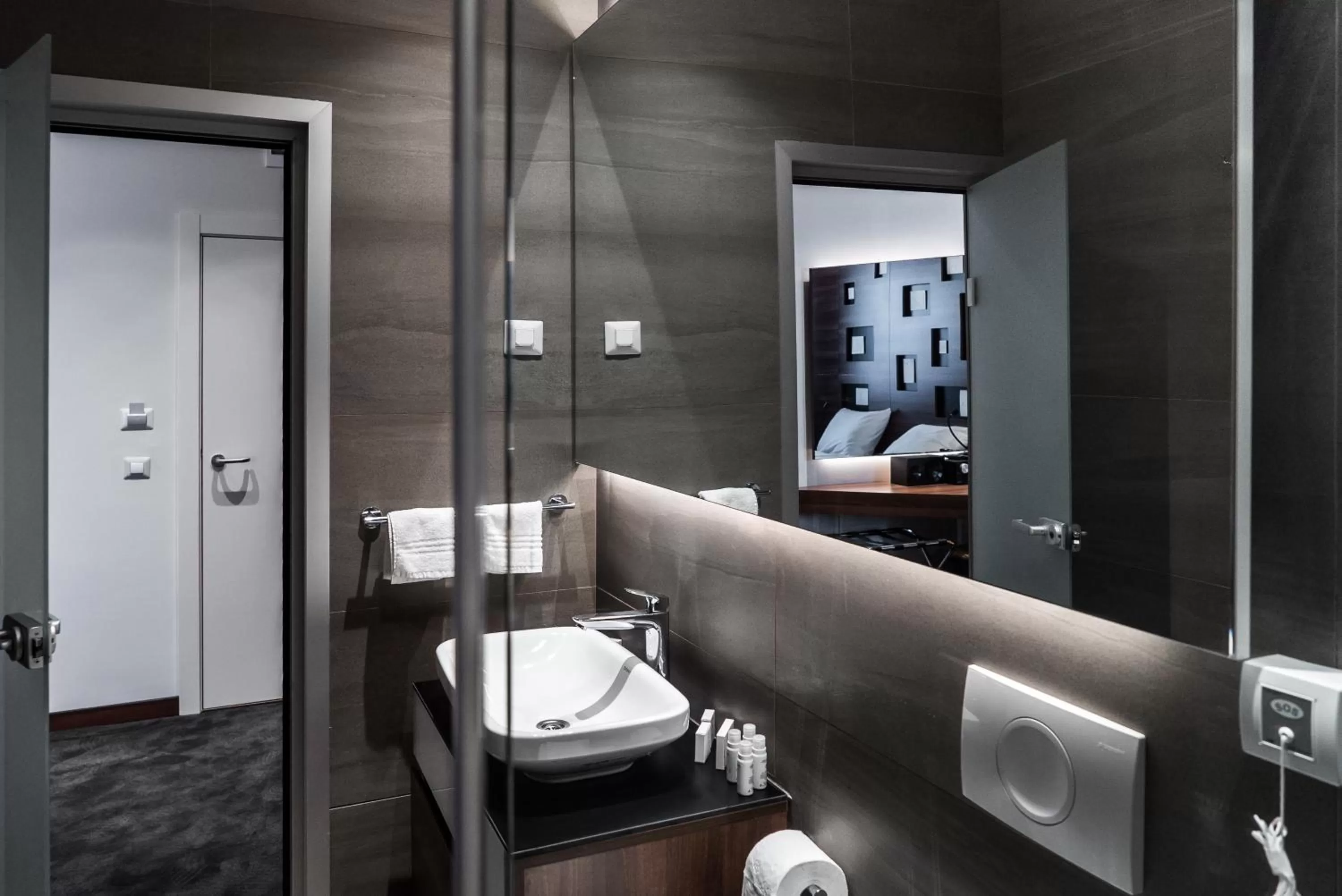 Bathroom, Bed in Best Western Premier Natalija Residence