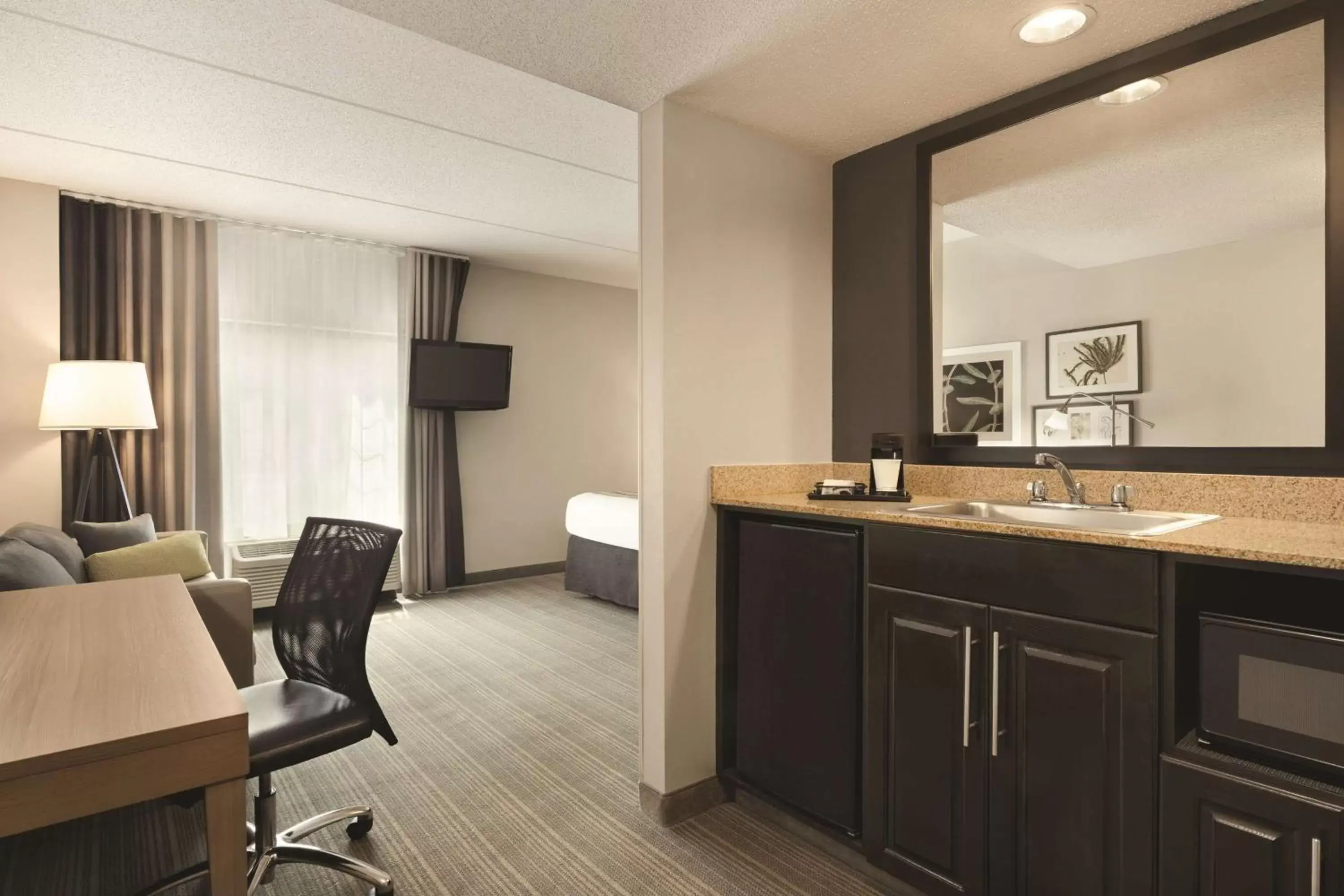 Photo of the whole room, Bathroom in Country Inn & Suites by Radisson, Raleigh-Durham Airport, NC