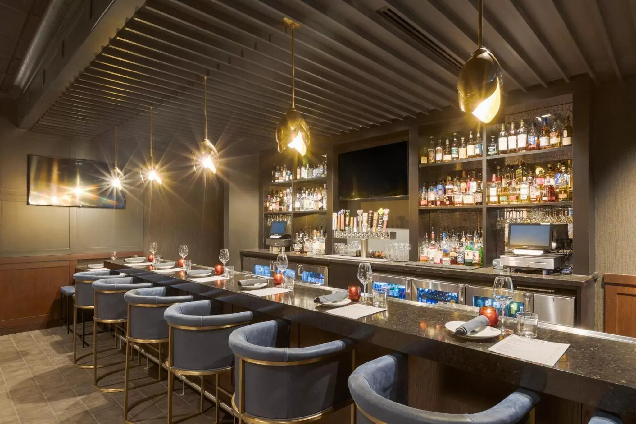 Lounge or bar in InterContinental Minneapolis - St. Paul Airport by IHG Lounge or bar in InterContinental Minneapolis - St. Paul Airport by IHG