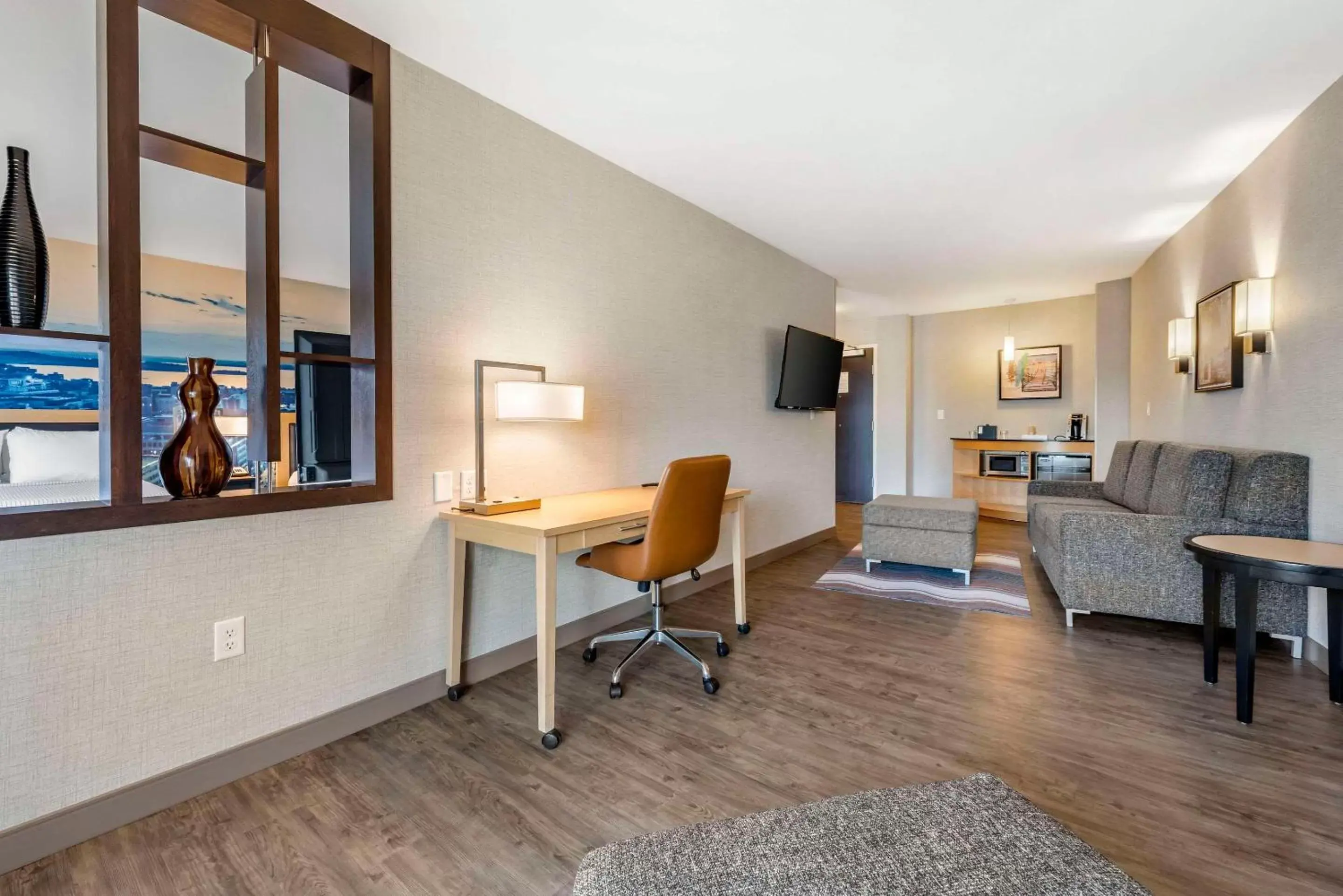 Bedroom, Seating Area in Cambria Hotel Madison East