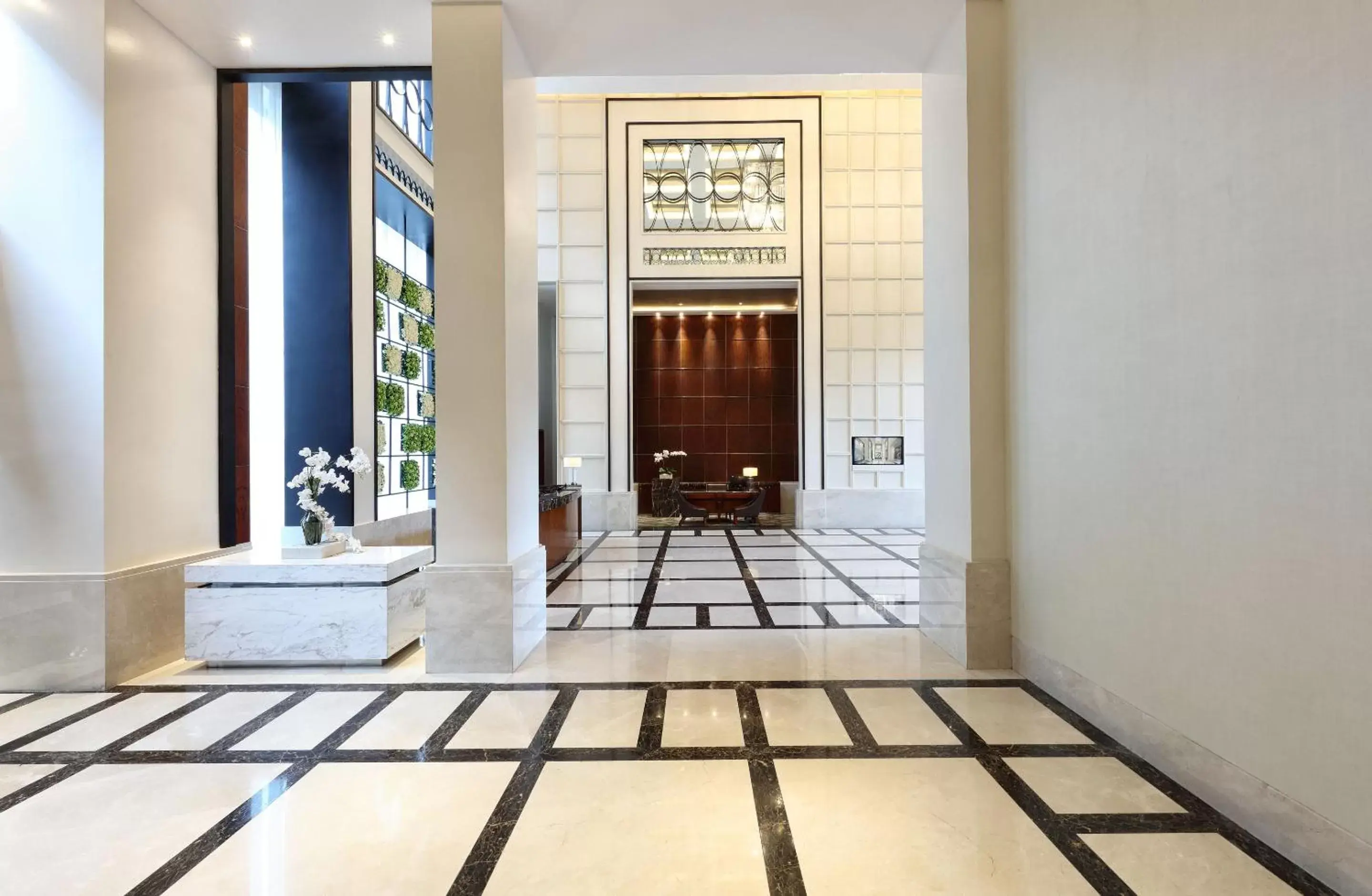 Lobby or reception in Makati Diamond Residences