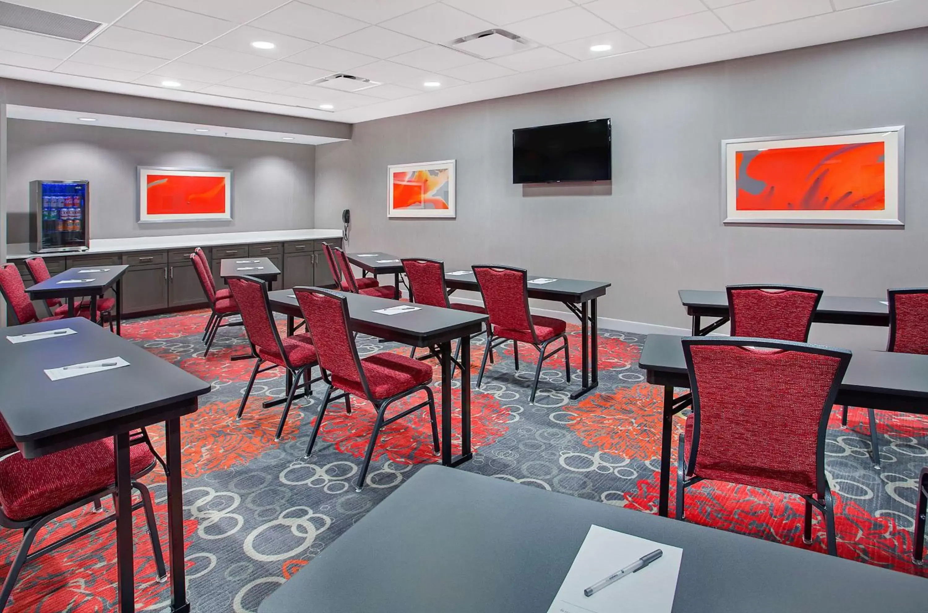 Meeting/conference room, Restaurant/Places to Eat in Hampton Inn Vincennes