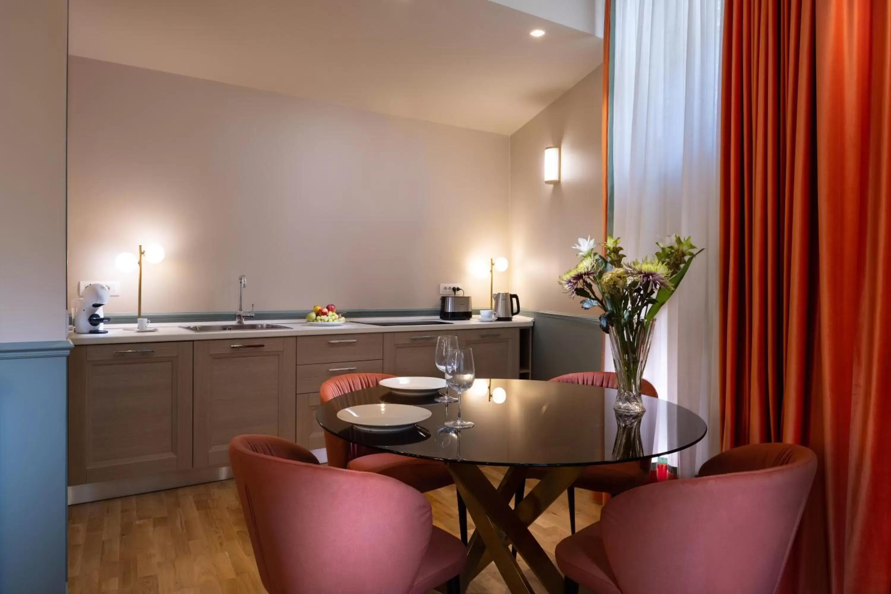 Kitchen or kitchenette, Dining Area in La Malandrina