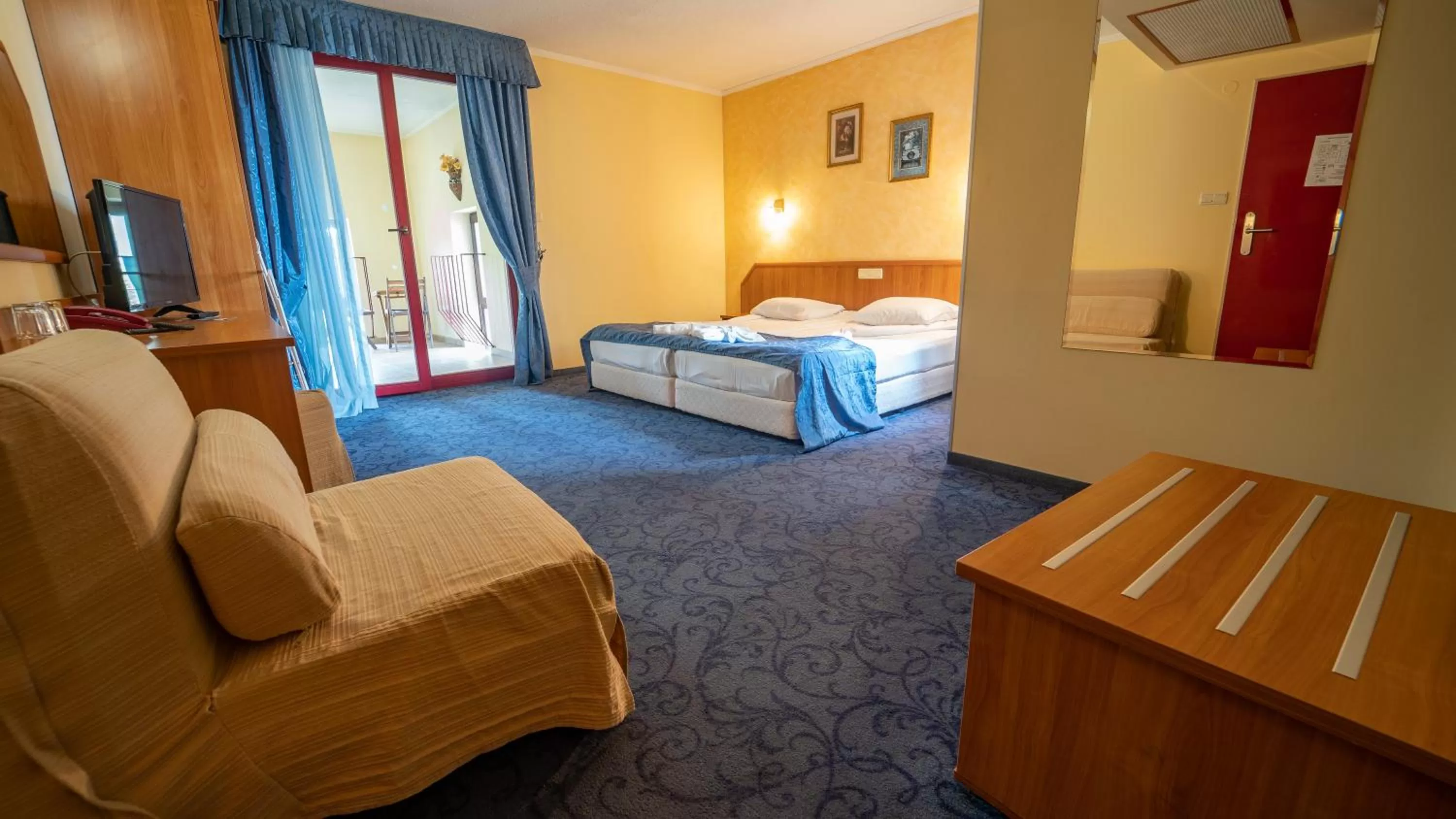 Photo of the whole room, Bed in Saint George Hotel & Medical Spa