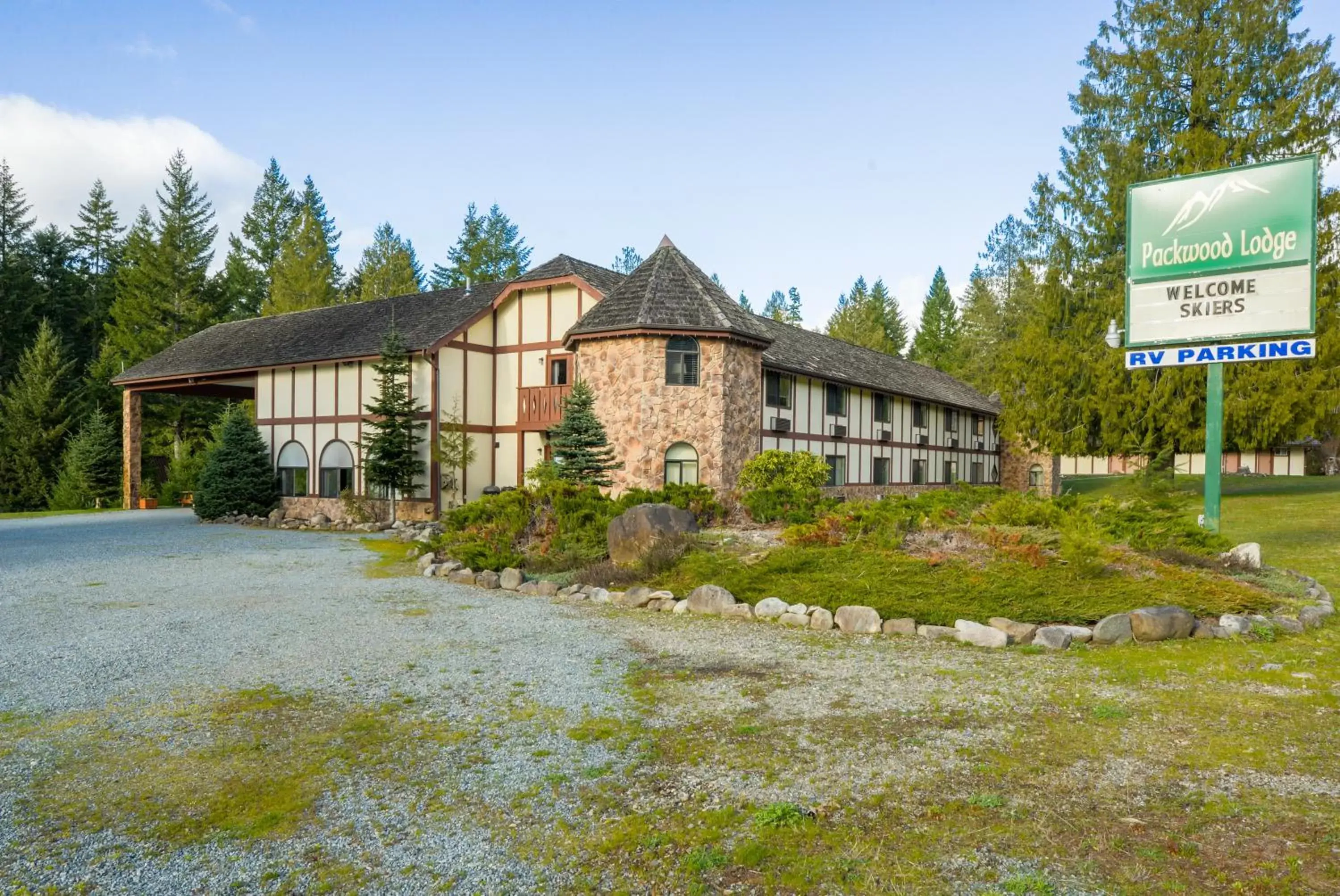 Property building, Garden in Packwood Lodge & Cabins