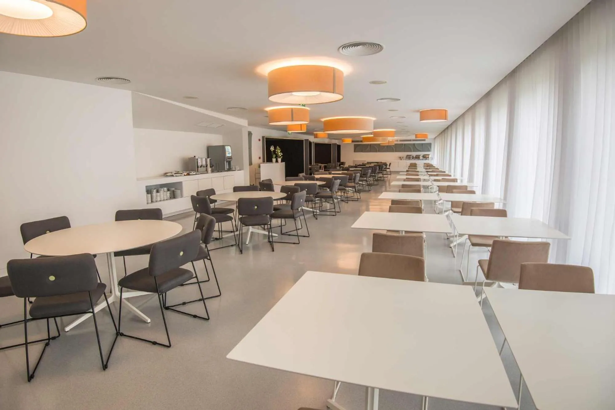 Restaurant/places to eat in Azoris Angra Garden – Plaza Hotel