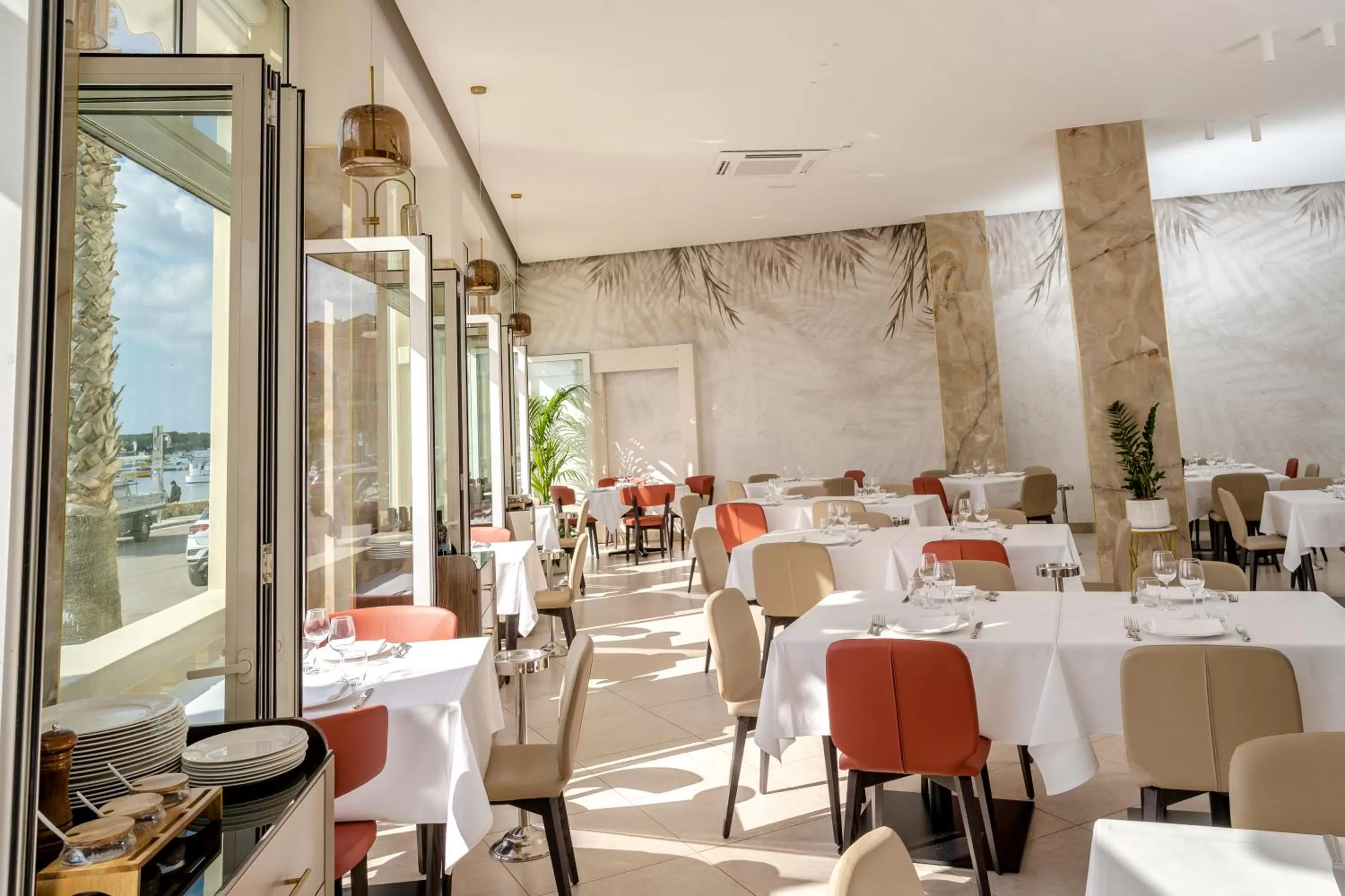 Restaurant/places to eat in Hotel Falli