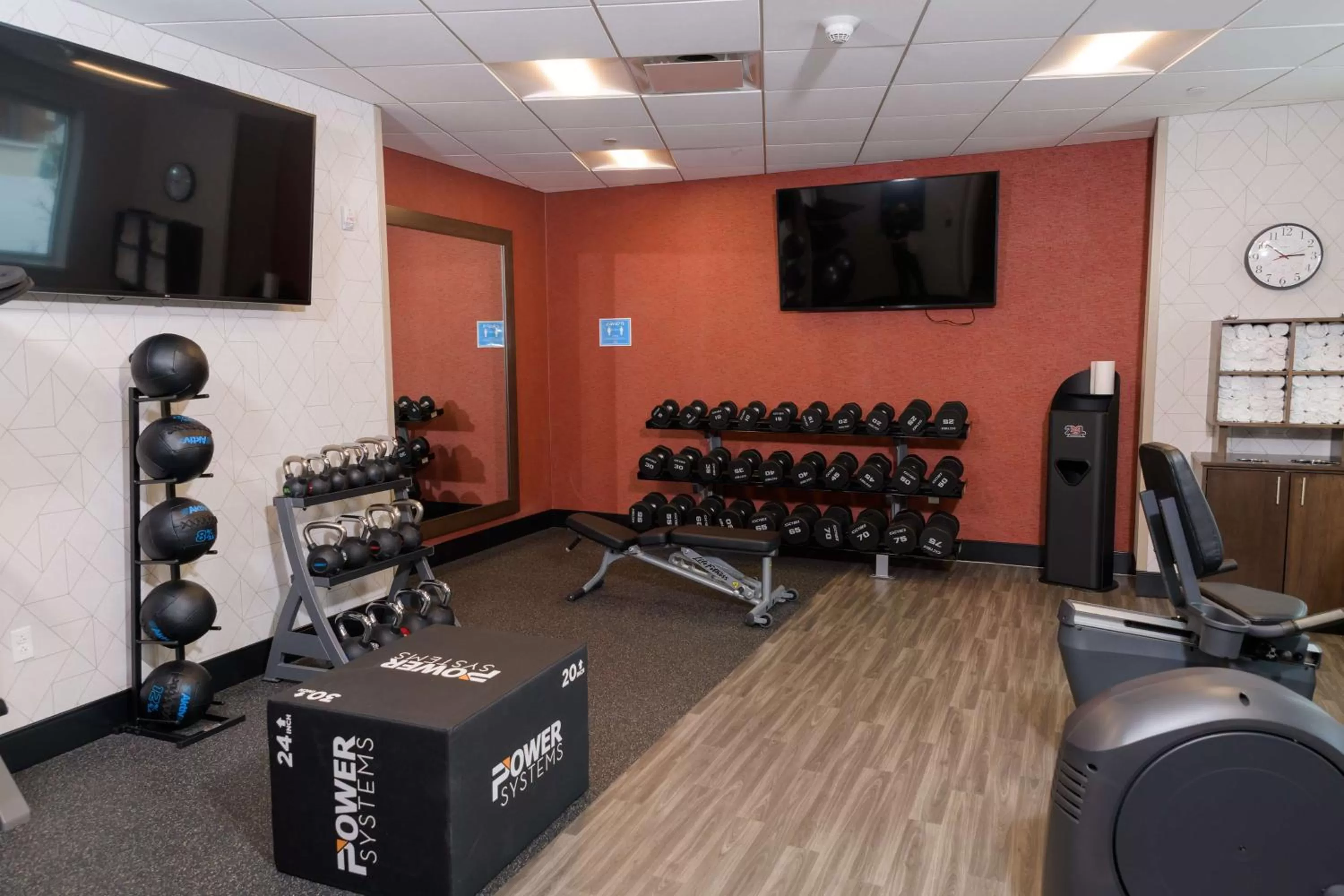 Fitness centre/facilities in Hampton Inn & Suites Erie Bayfront