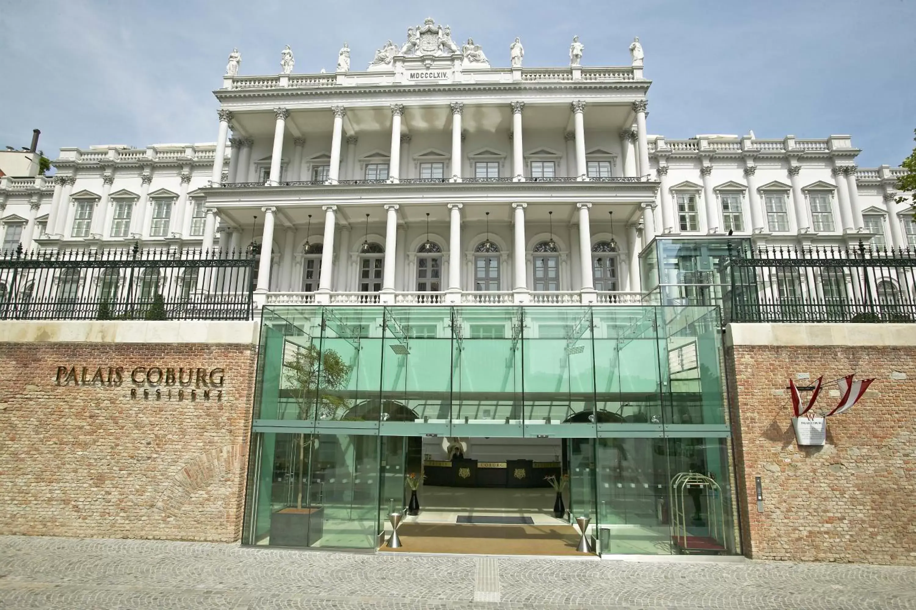 Property Building in Palais Coburg Hotel Residenz