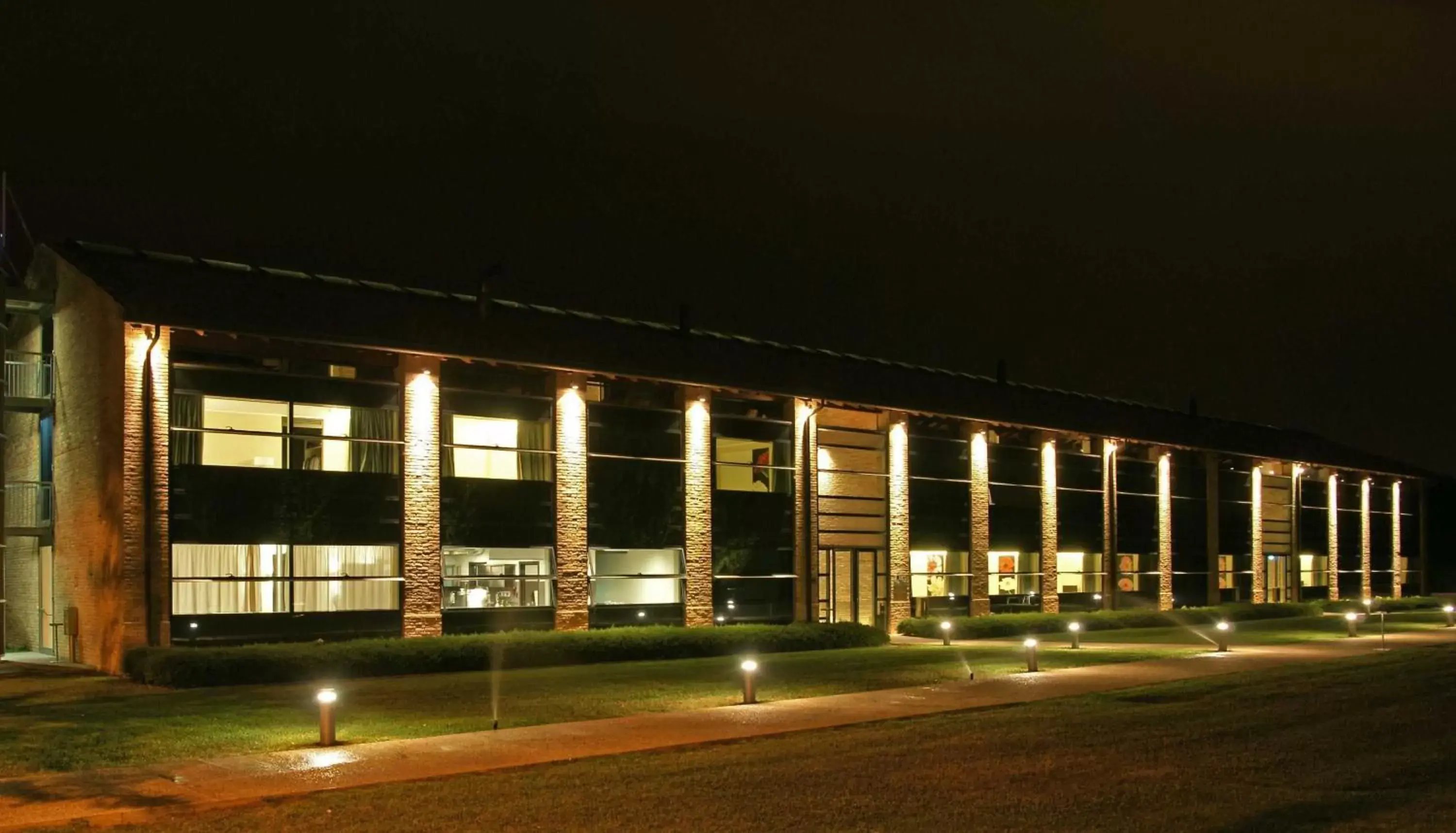 Facade/entrance, Property Building in Hotel City Parma