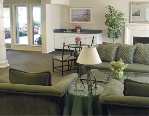 Lobby or reception, Seating Area in Coral Reef Inn & Condo Suites