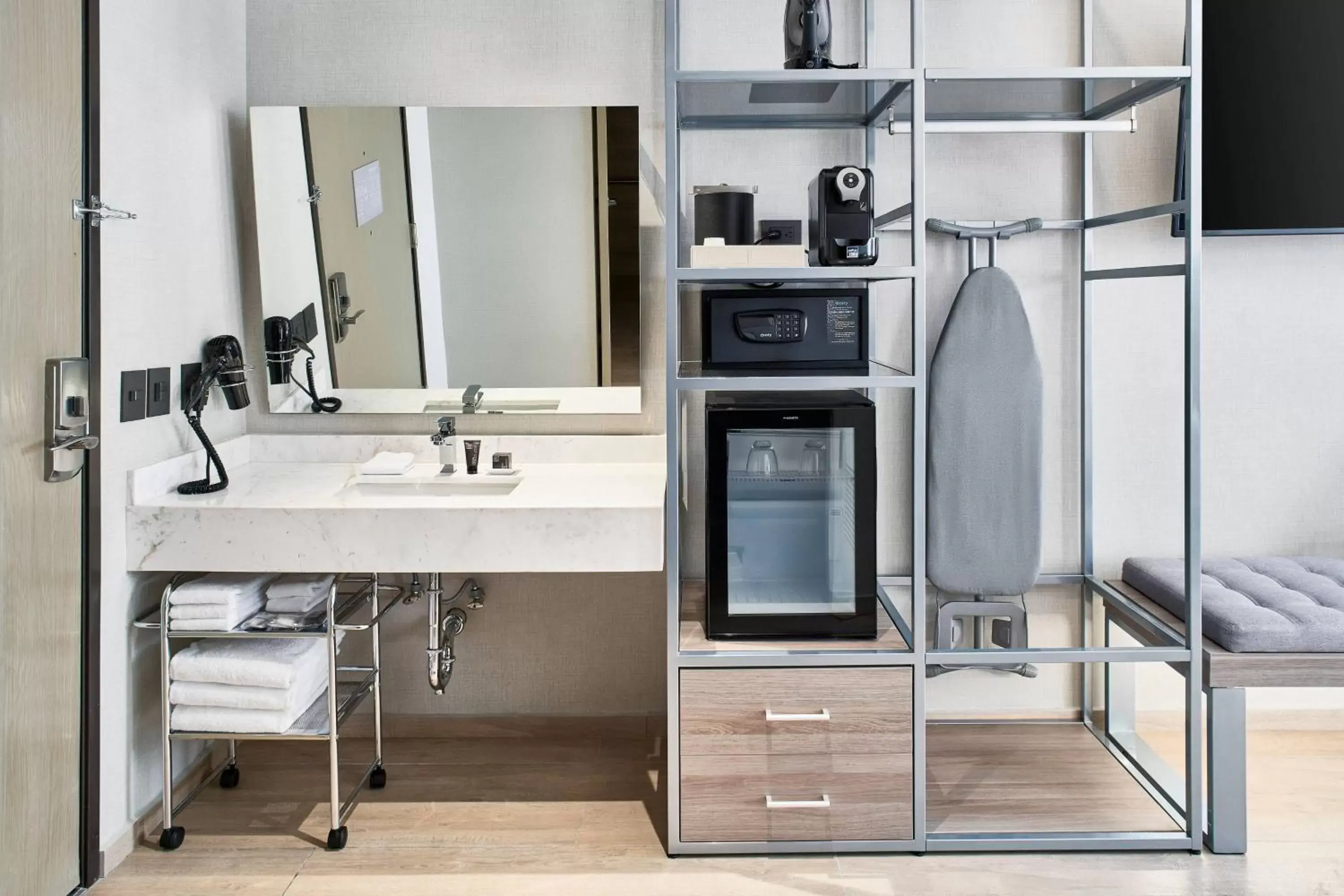 Photo of the whole room, Bathroom in AC Hotel by Marriott Veracruz