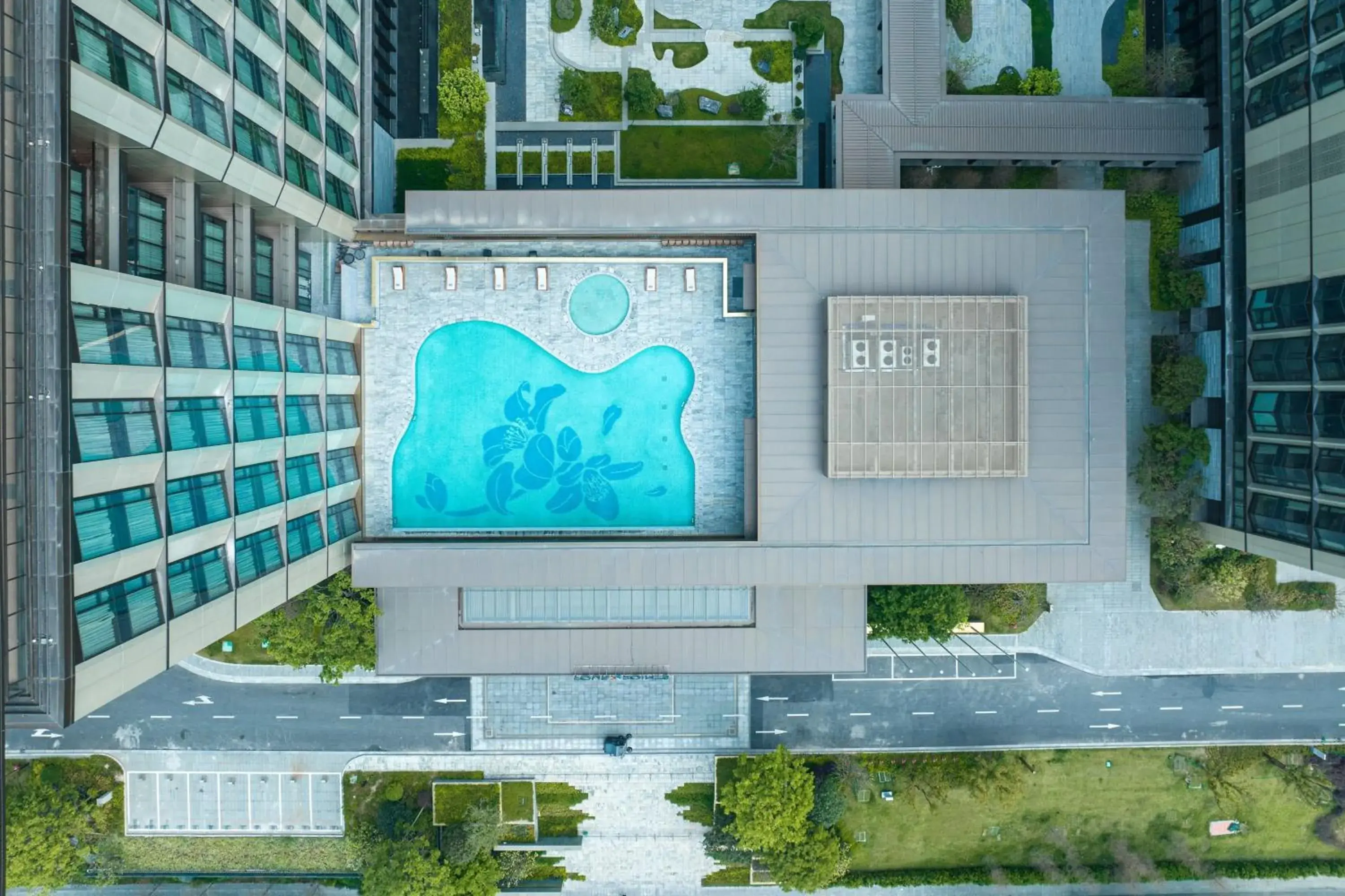 Swimming pool, Bird's-eye View in Four Points by Sheraton Guangzhou, Baiyun