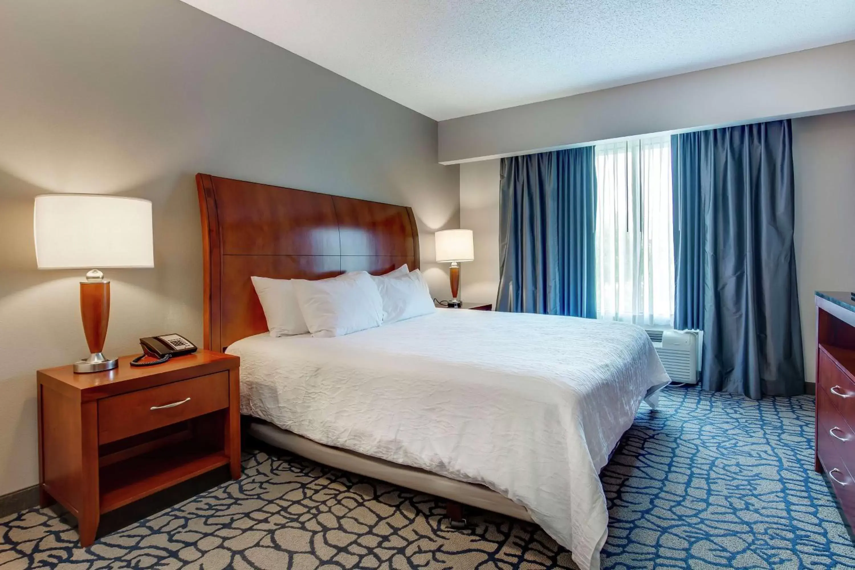 Bedroom, Bed in Hilton Garden Inn Louisville-Northeast