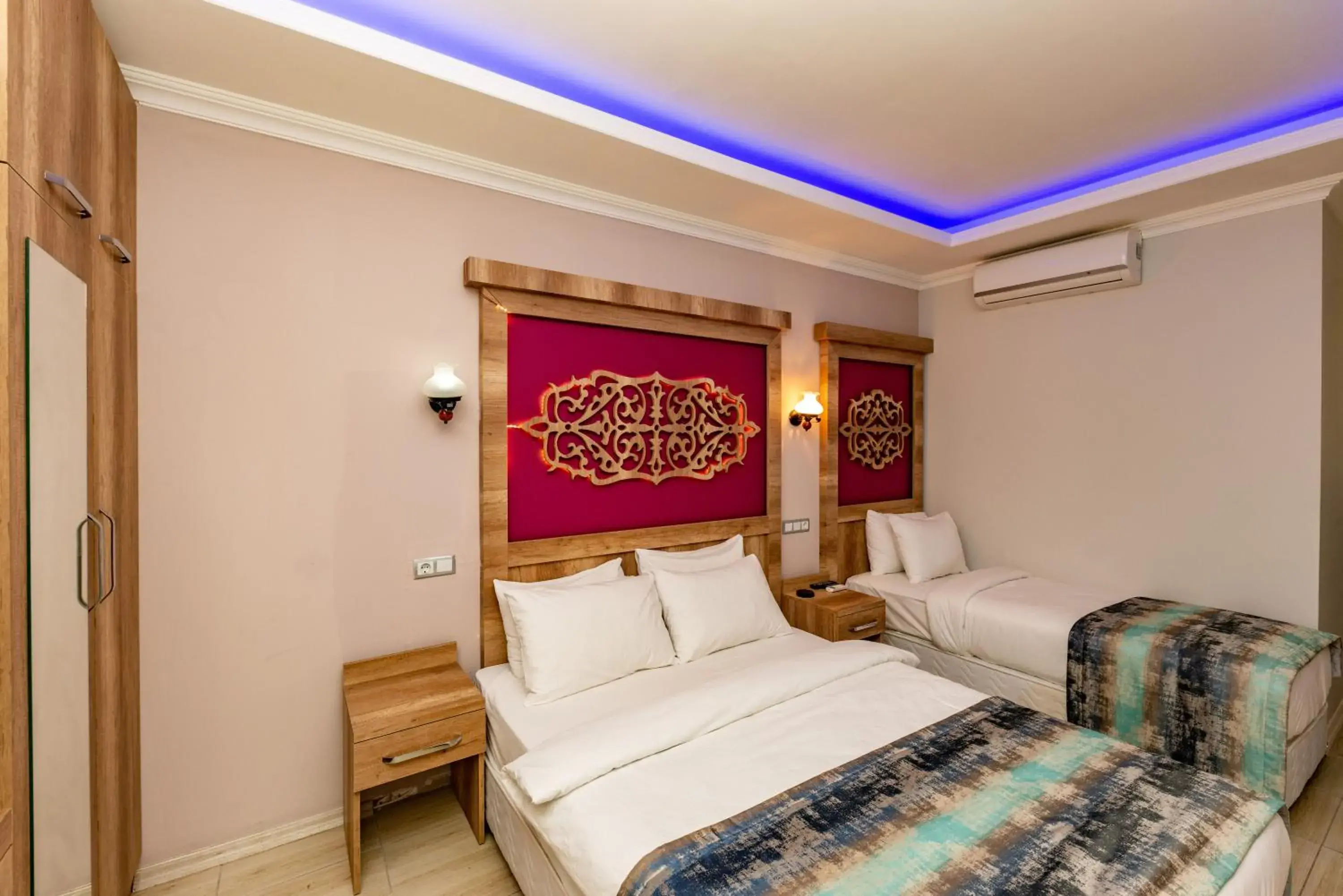 Bed in Linda Expo Palace Bed in Linda Expo Palace