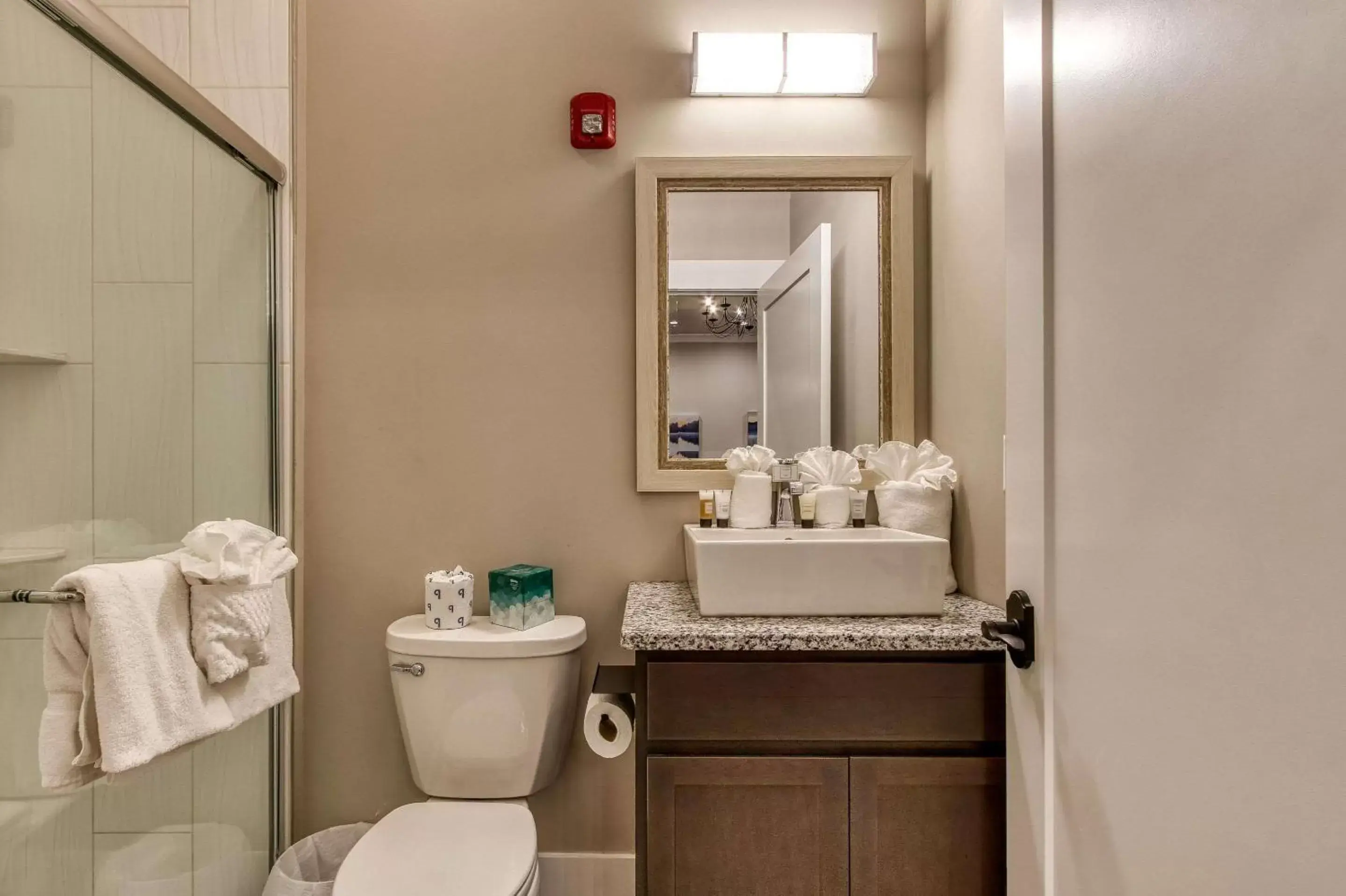 Photo of the whole room, Bathroom in Central Hotel, Ascend Hotel Collection