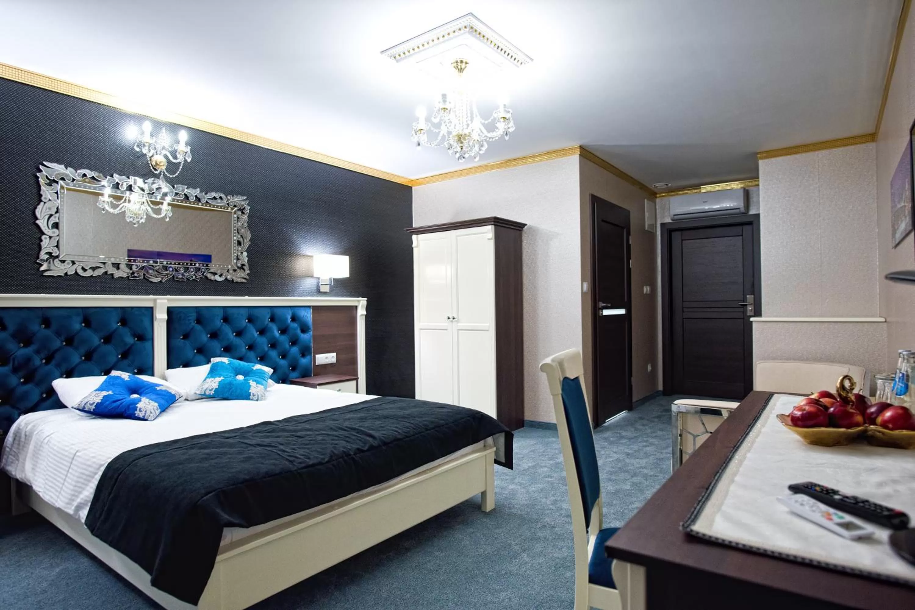 Photo of the whole room, Bed in Hotel Campari