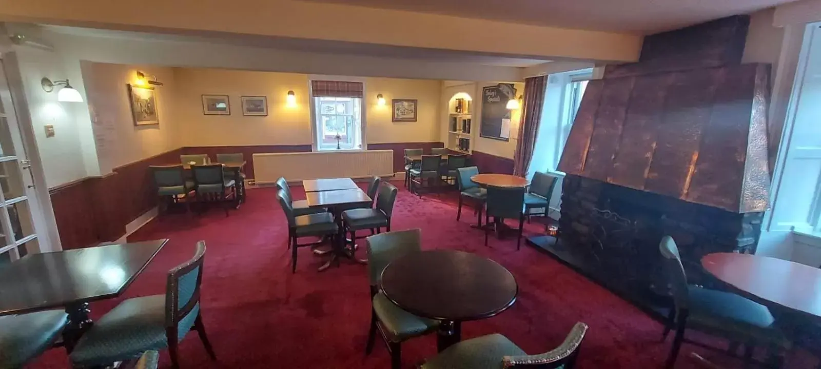 Restaurant/Places to Eat in Gordon Arms Hotel