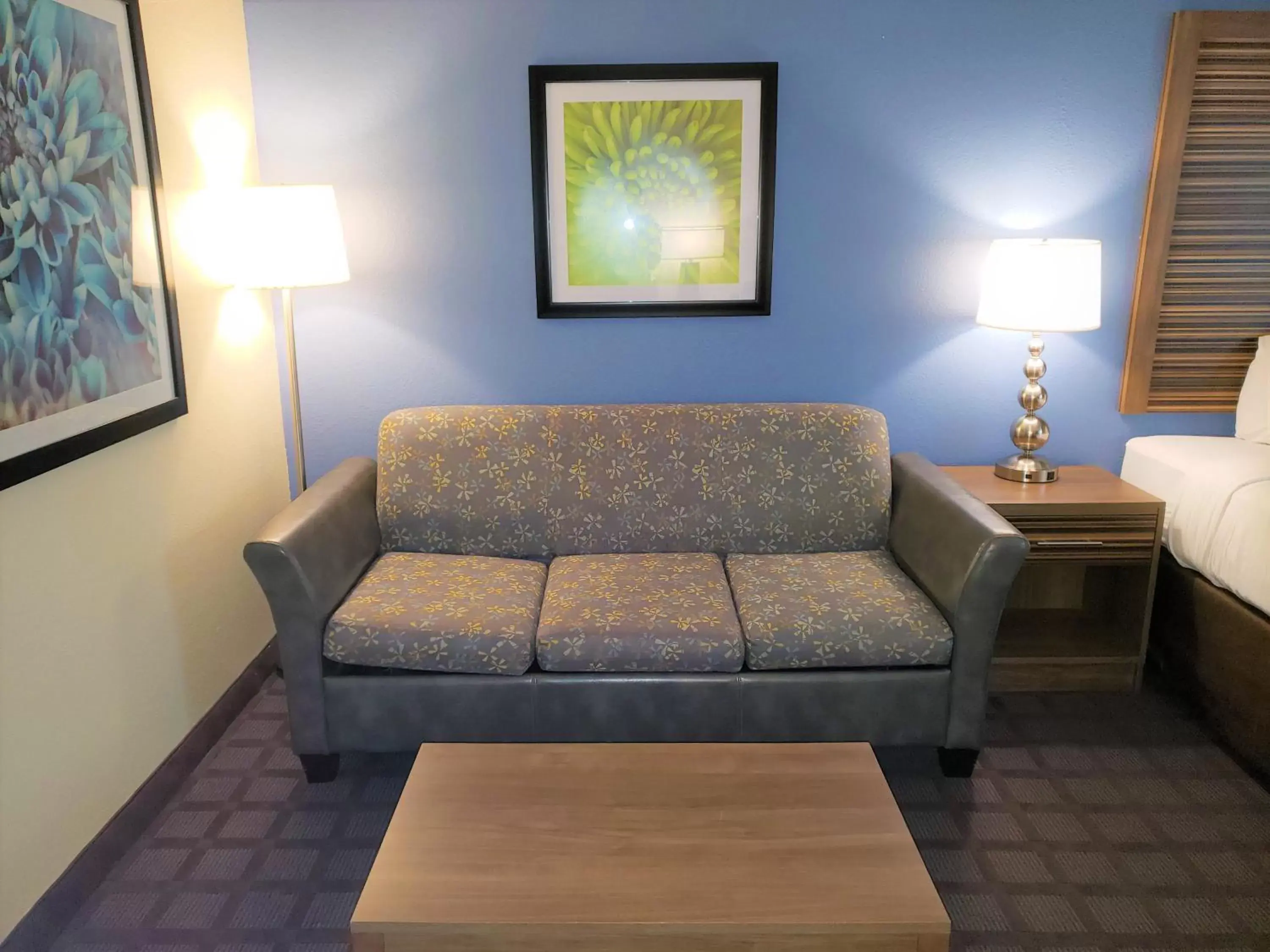 Living room, Seating Area in Best Western Fishers Indianapolis