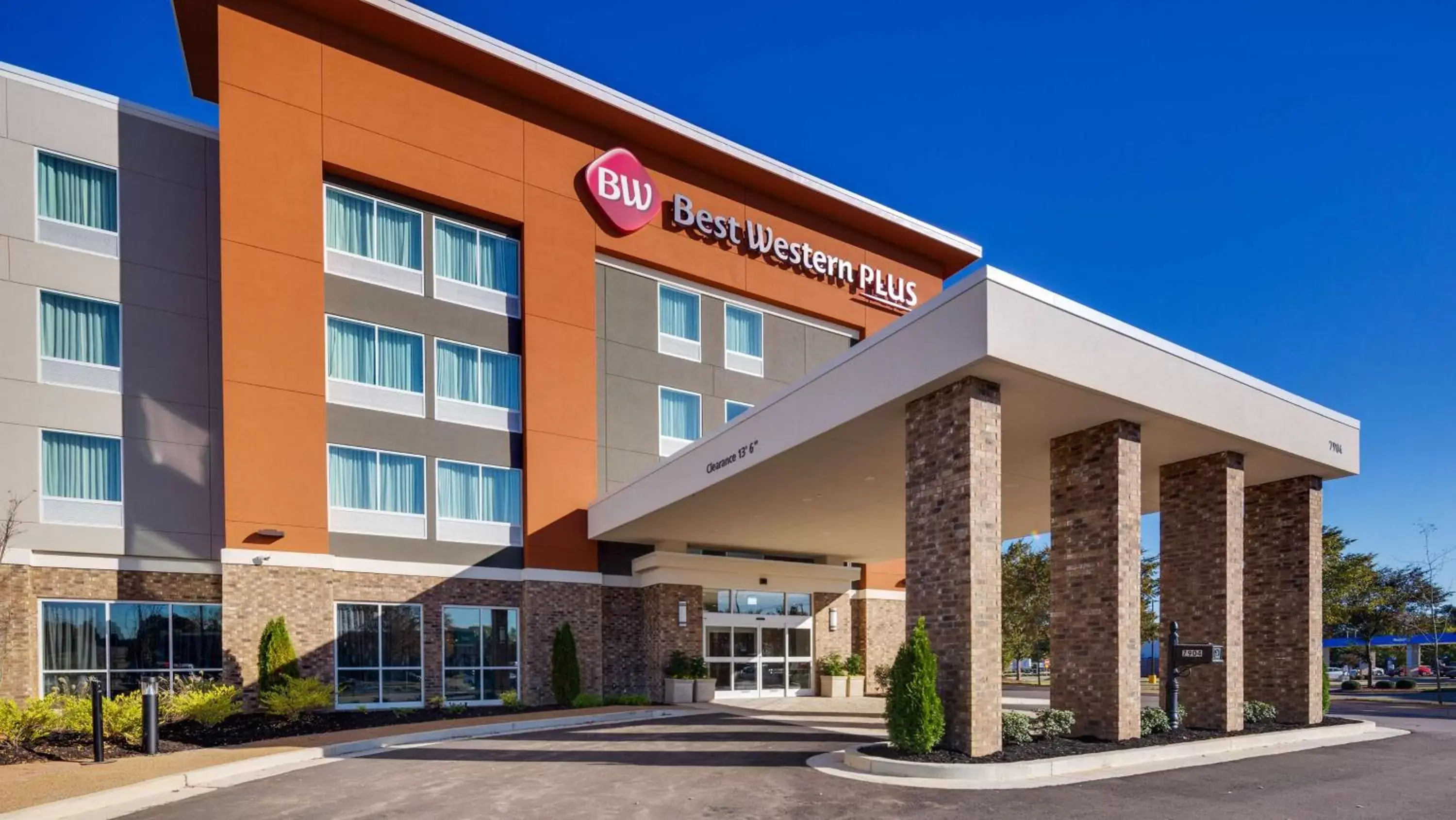 Property building in Best Western Plus Desoto