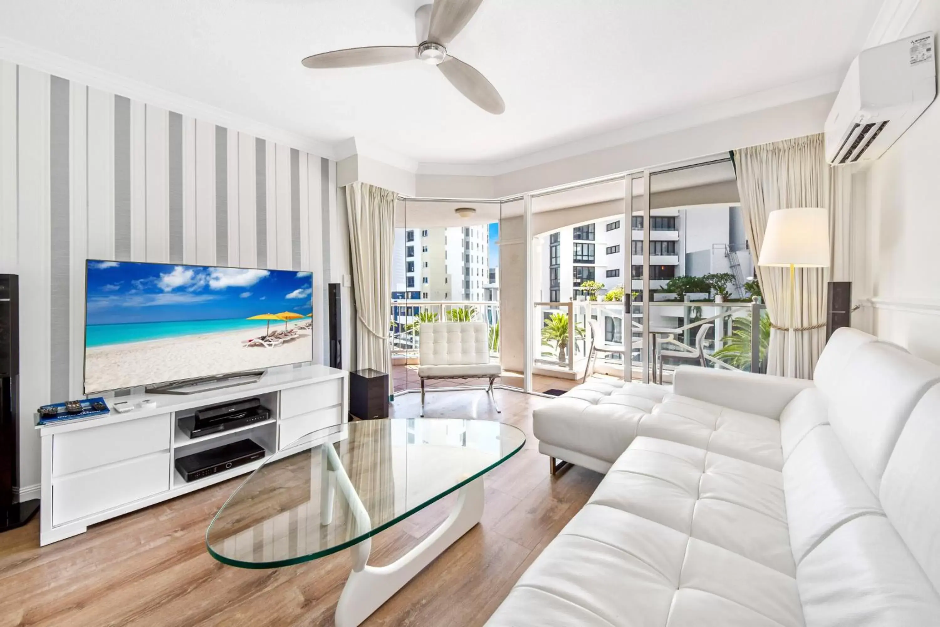 One-Bedroom Apartment in The Phoenician Resort One-Bedroom Apartment in The Phoenician Resort