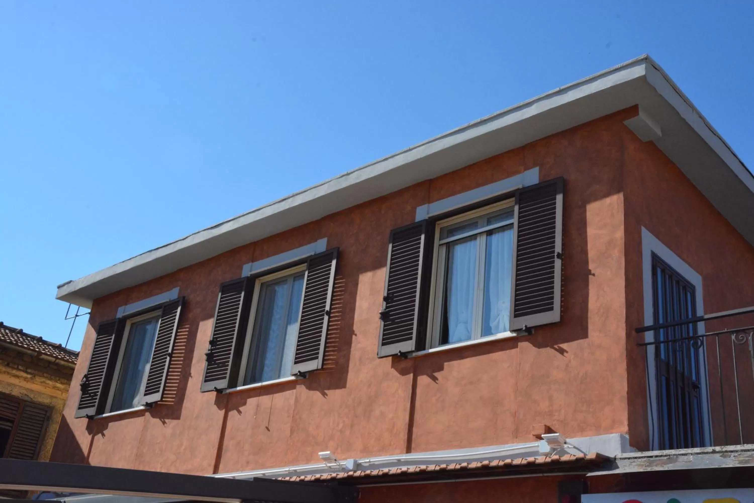 Property building in Albano Station Rooms