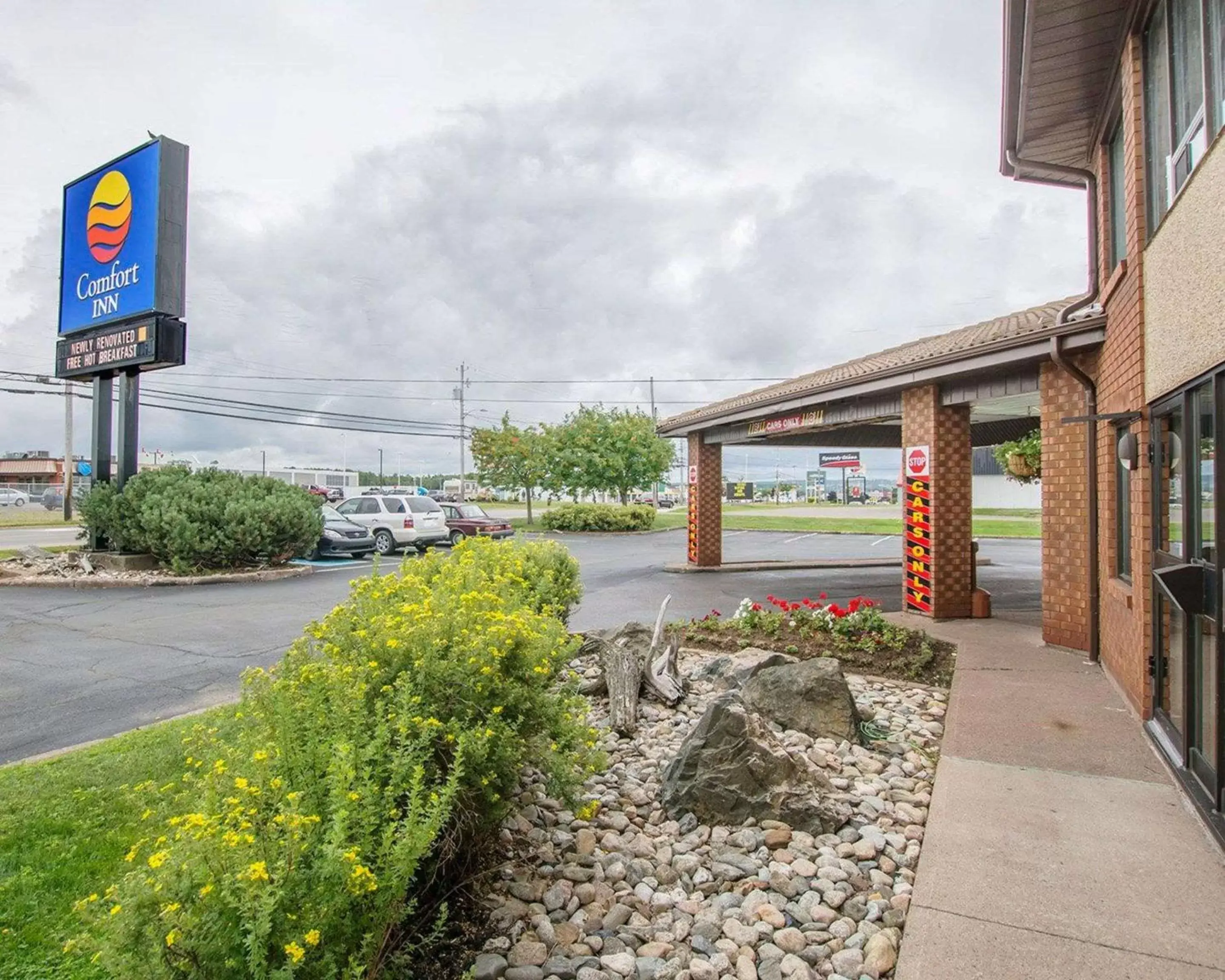 Property Building in Comfort Inn Amherst