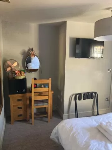 TV and multimedia, TV/Entertainment Center in Crown & Anchor