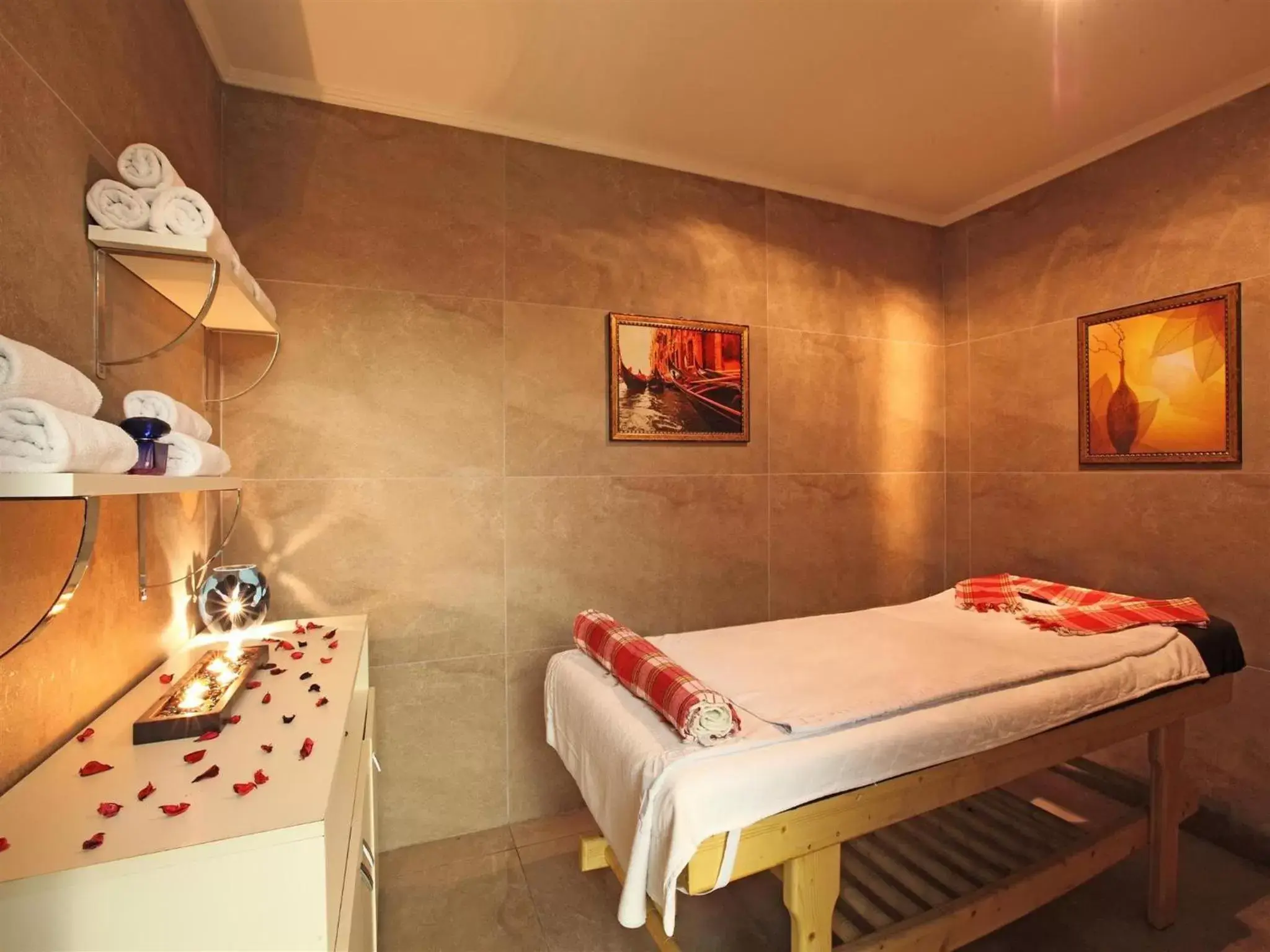 Spa and wellness centre/facilities, Restaurant/Places to Eat in Vicenza Hotel