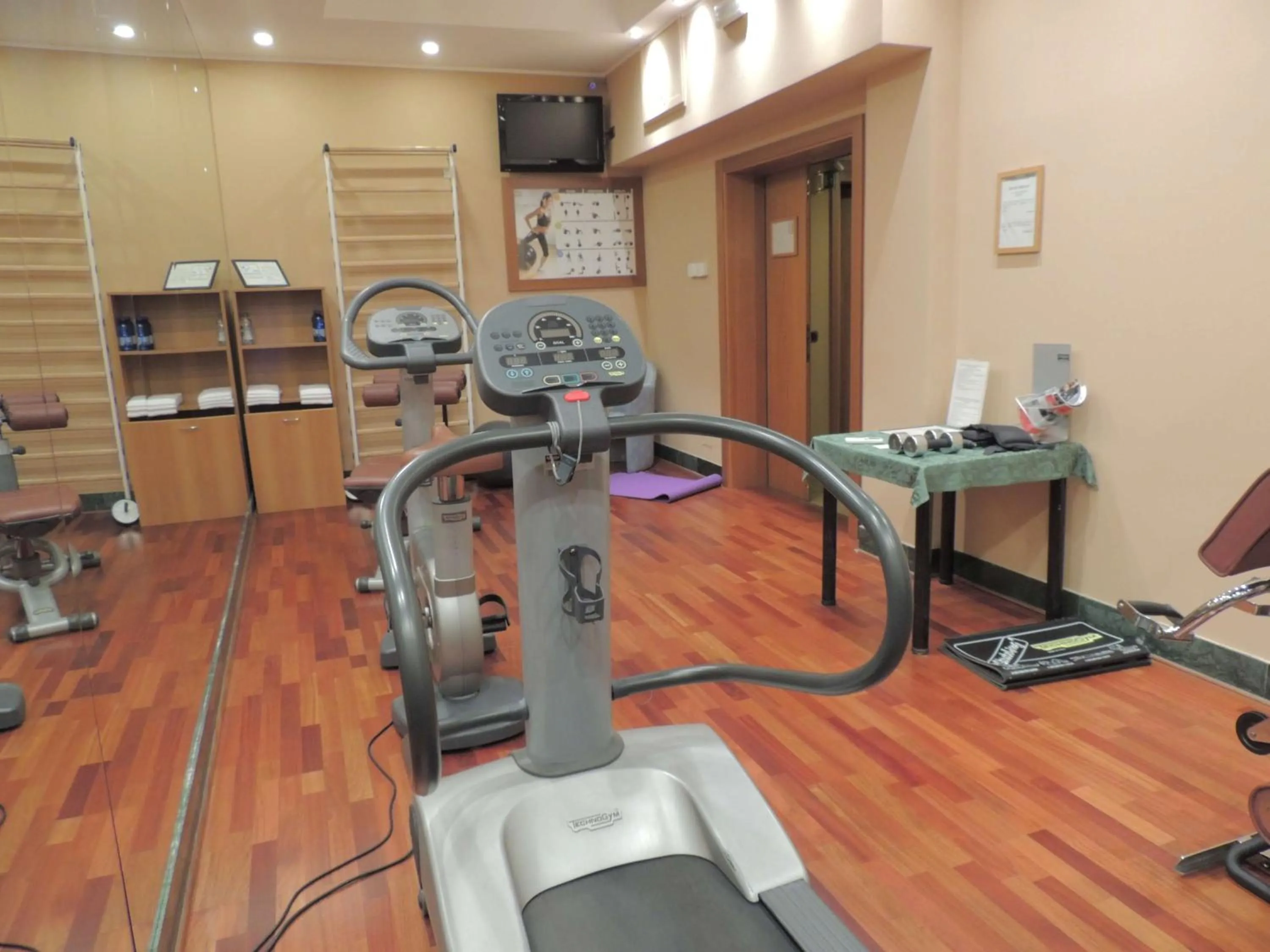 Fitness centre/facilities in Hotel Mirage Sure Hotel Collection by Best Western