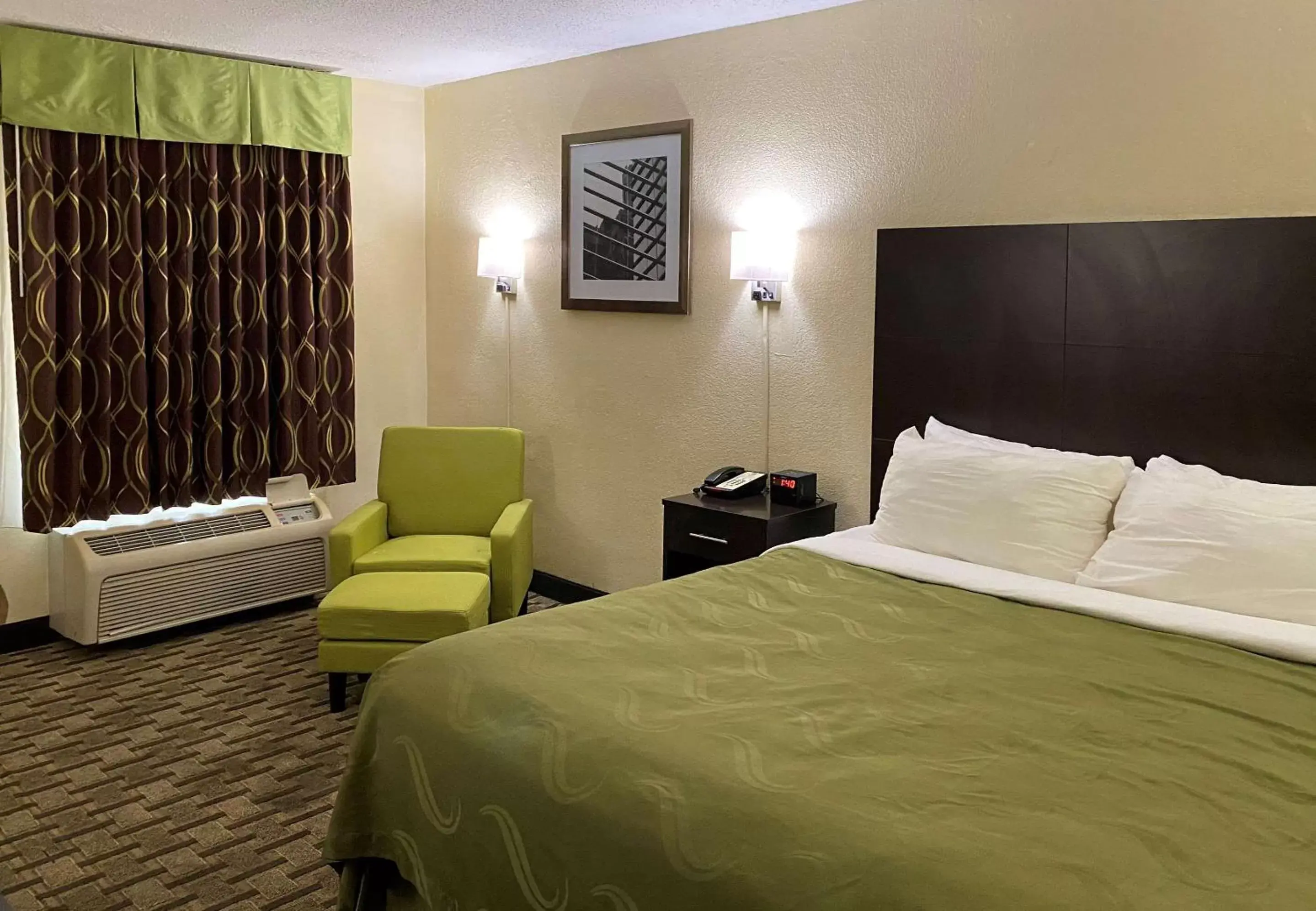 Bedroom, Bed in Quality Inn Elizabeth City near University