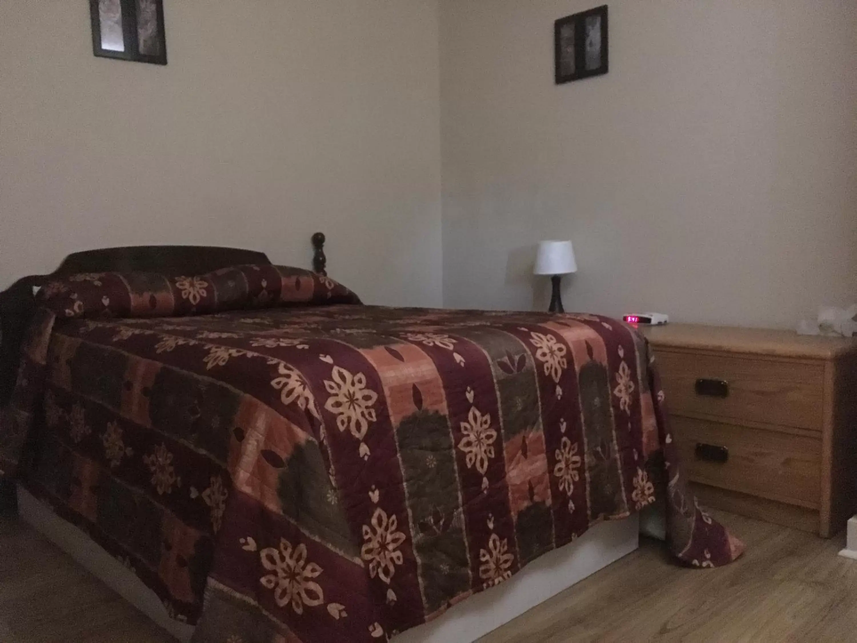 Bed in Fundy Spray Motel
