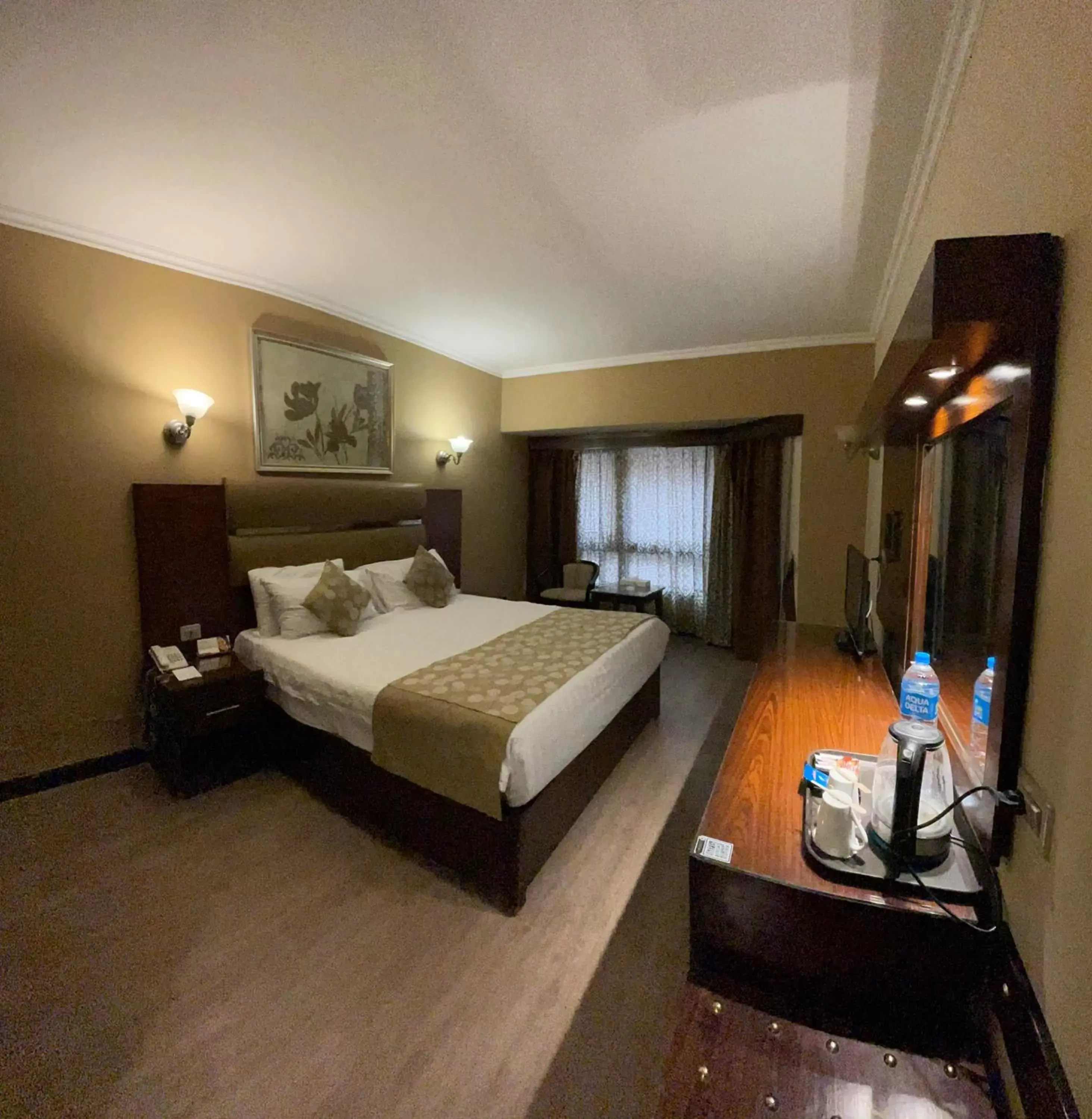 Photo of the whole room in Pyramisa Suites Hotel Cairo