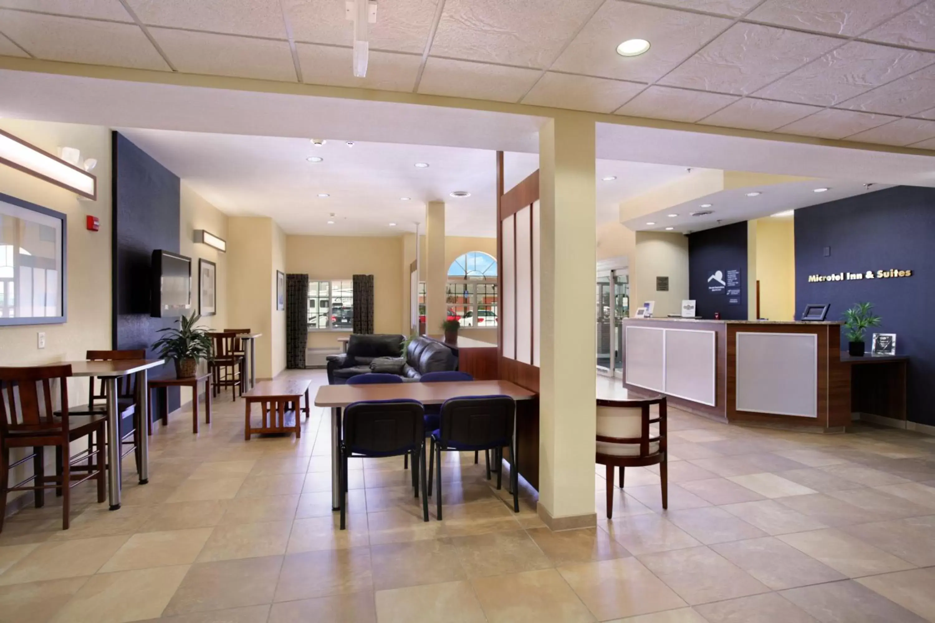 Lobby or reception, Restaurant/Places to Eat in Microtel Inn & Suites - Kearney