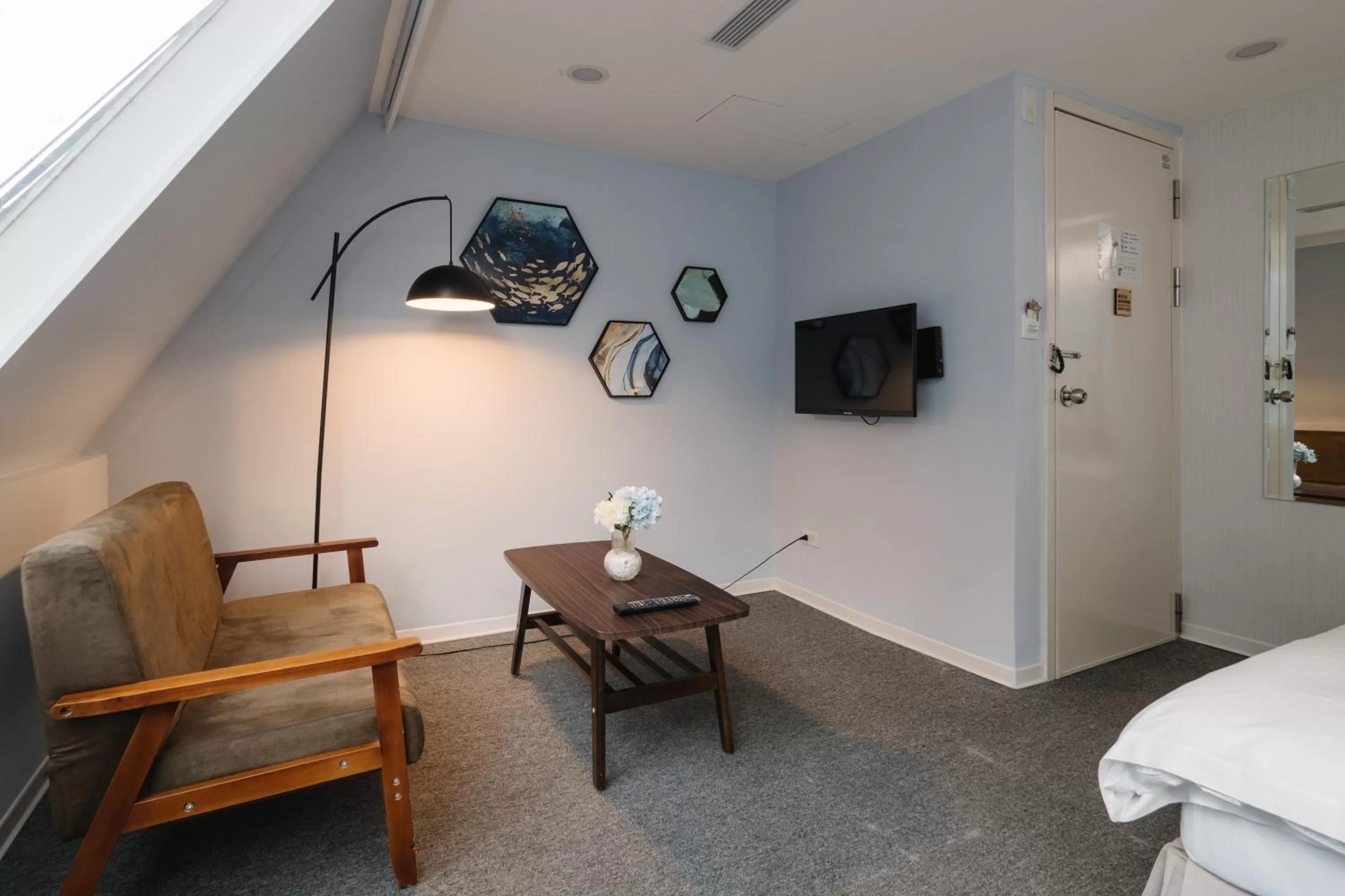 Living room, Bed in Hotel attic