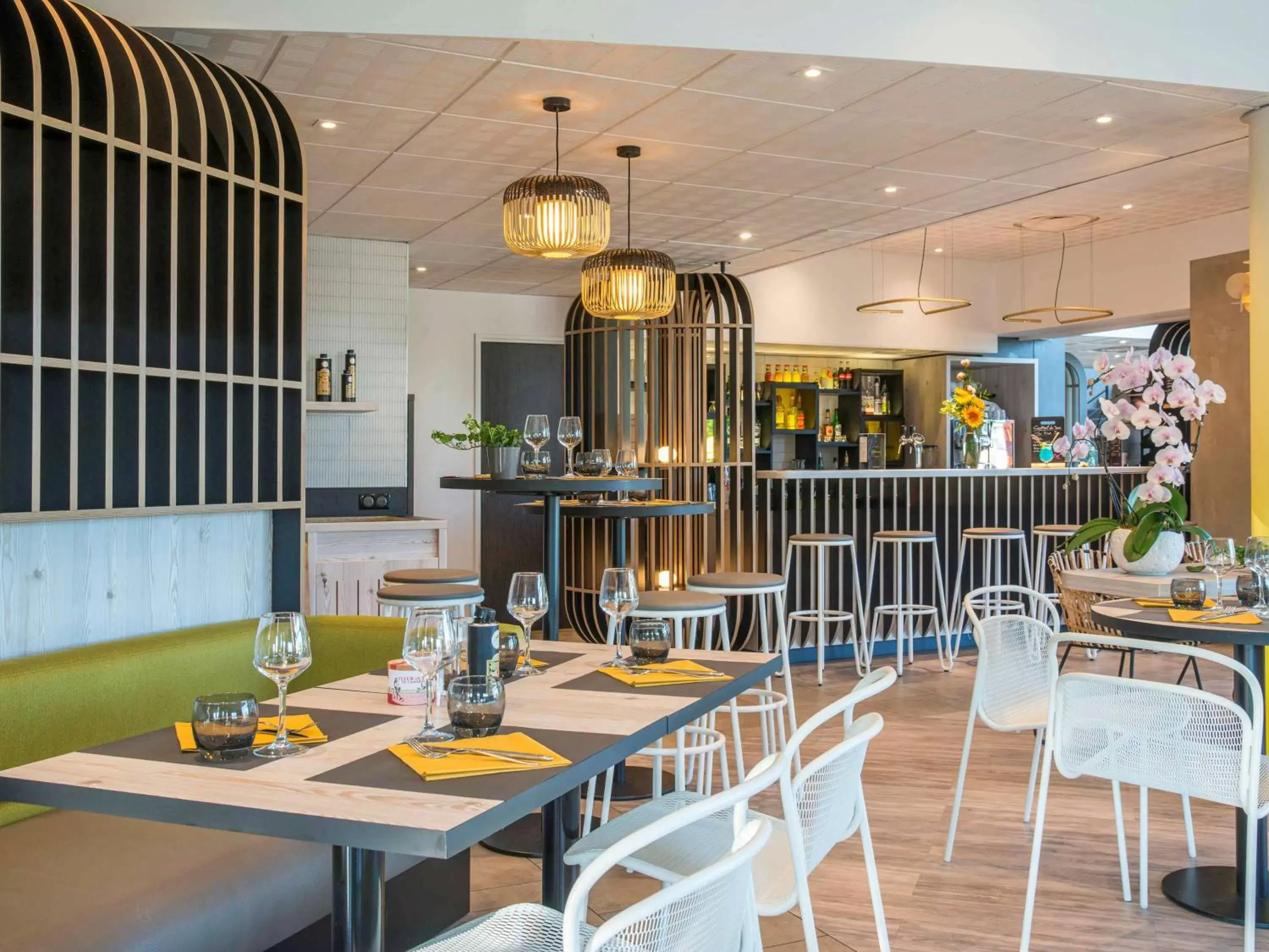 Restaurant/Places to Eat in ibis Styles Pertuis Portes du Luberon