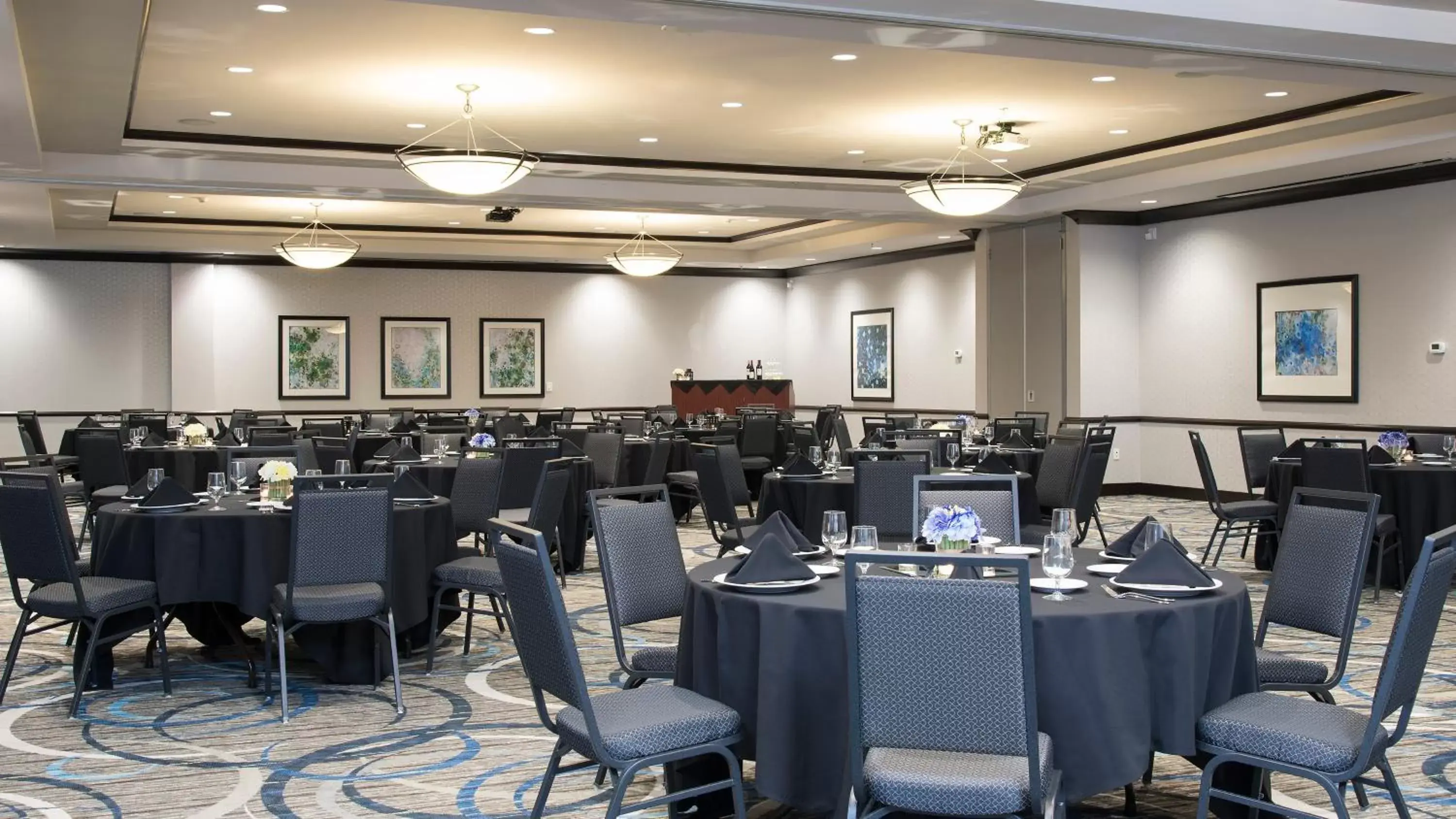 Banquet/Function facilities, Restaurant/Places to Eat in Holiday Inn Indianapolis Airport, an IHG Hotel