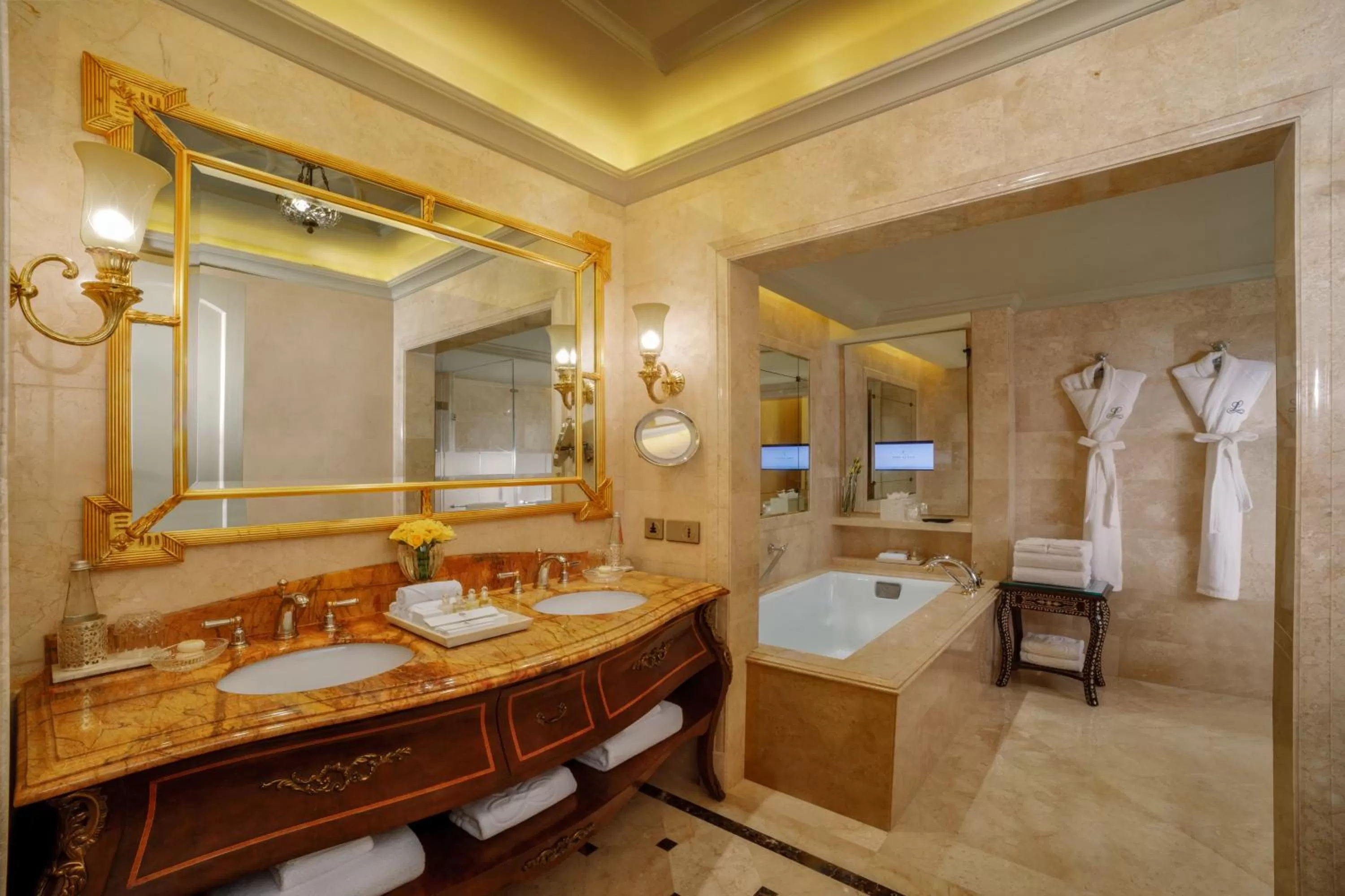 Maharajah Suite with Plunge Pool, Airport Transfers & Lounge Access including cocktail hours - single occupancy in The Leela Palace New Delhi