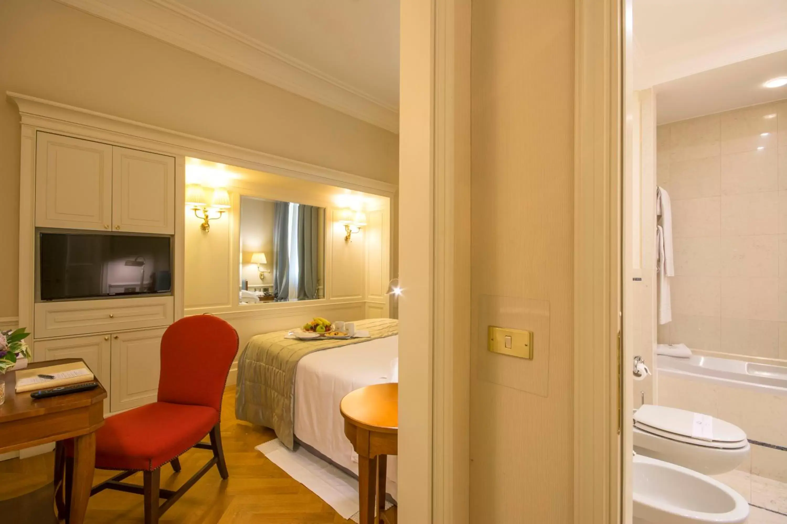 Bedroom, Bathroom in Hotel Corona d'Oro