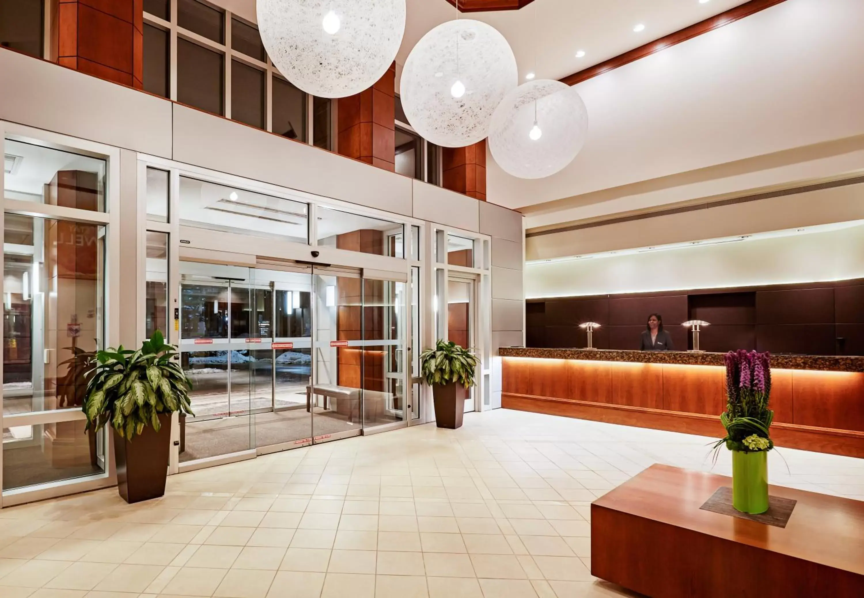 Lobby or reception in InterContinental Suites Hotel Cleveland, an IHG Hotel