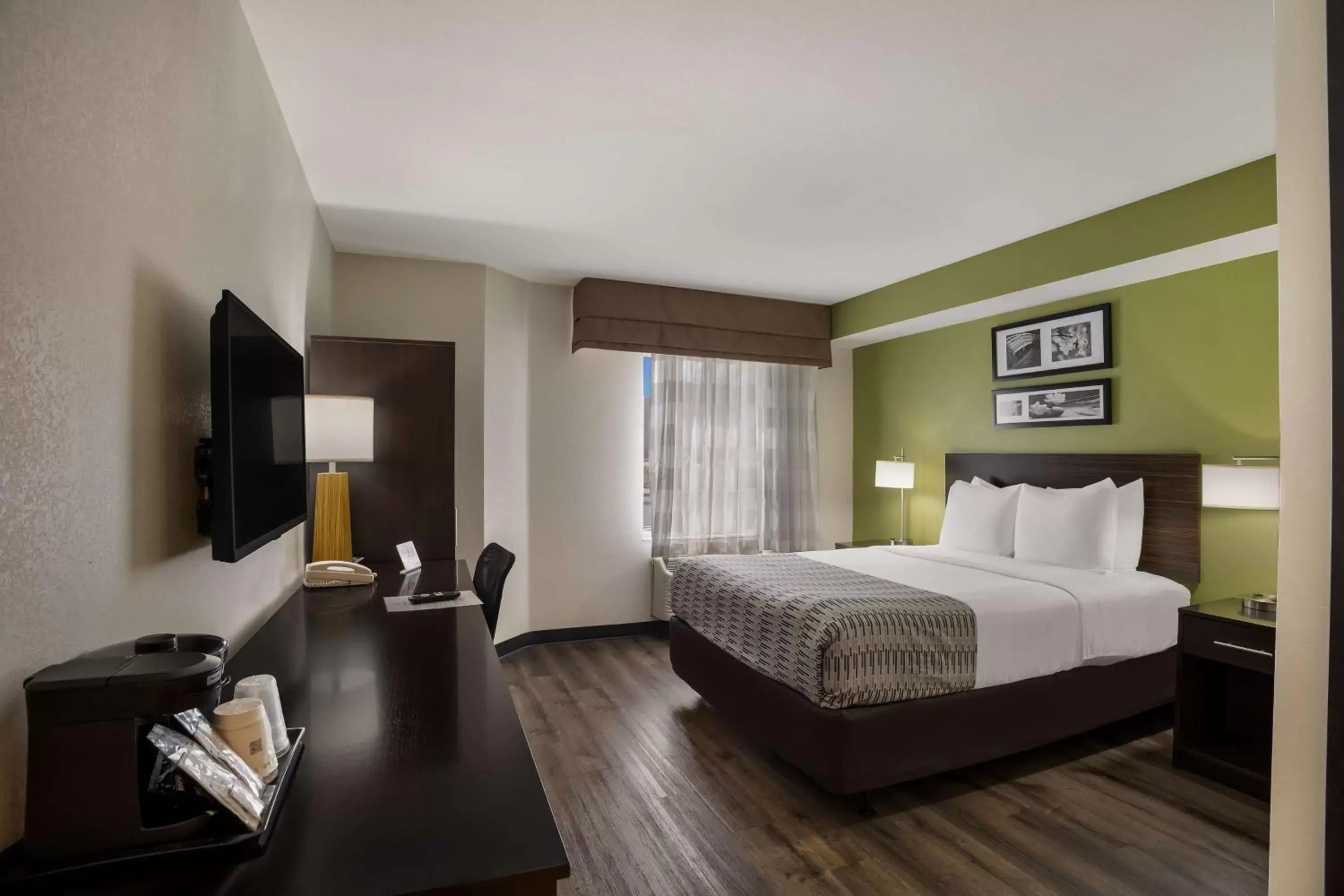 Bedroom, Bed in Surestay Plus Hotel by Best Western Superstition Springs