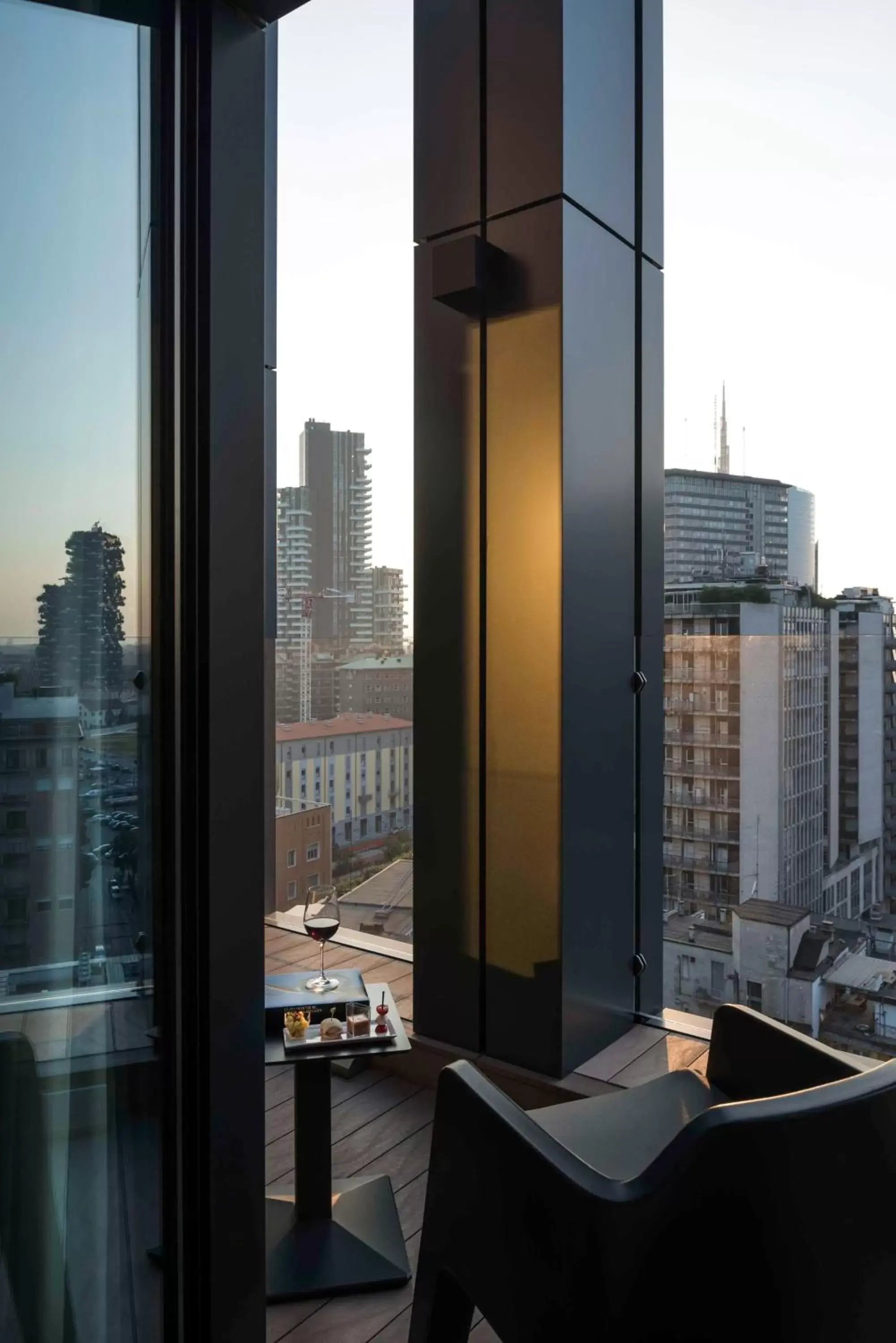 Photo of the whole room in Hyatt Centric Milan Centrale