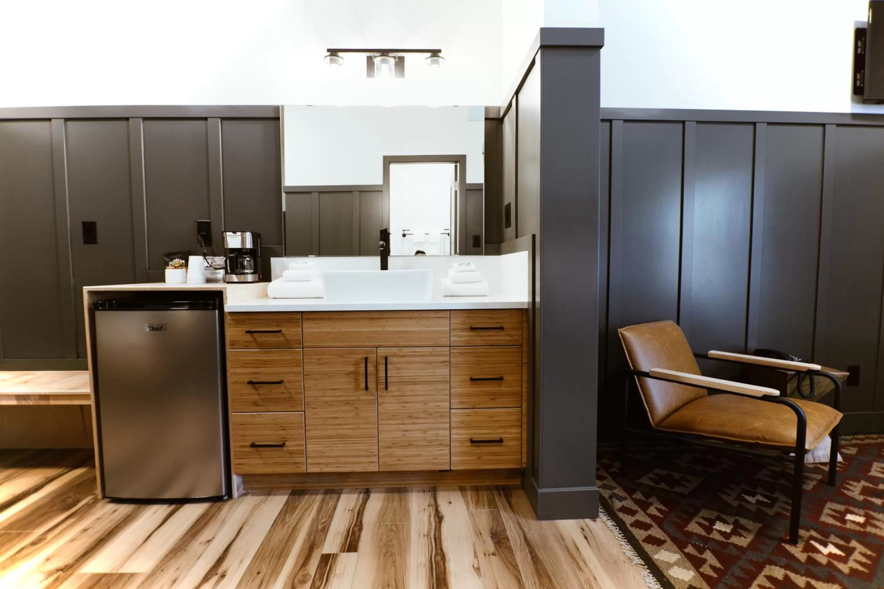 Bathroom in The Flying Steamshovel Inn