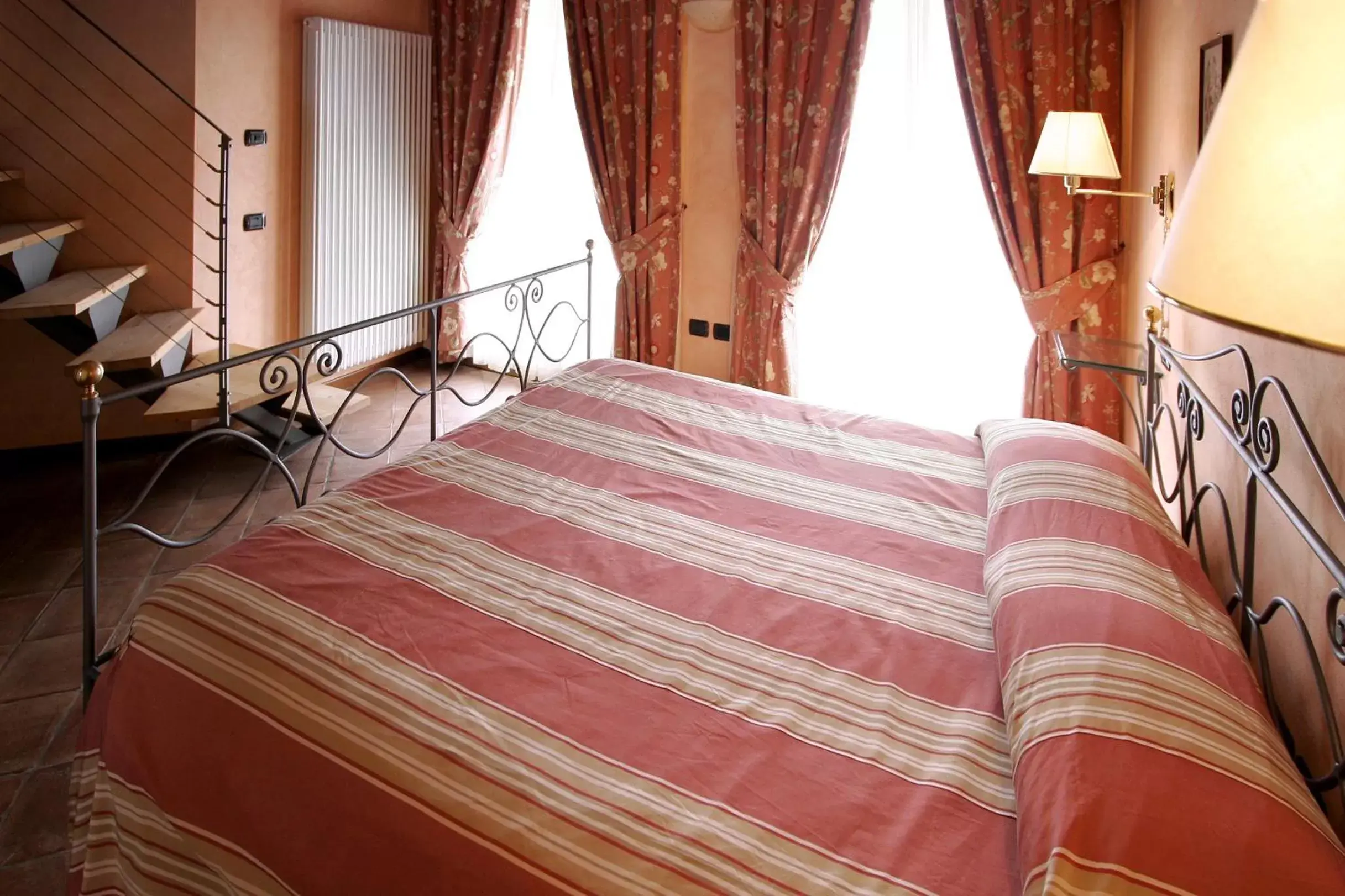 Photo of the whole room, Bed in Foresteria Ristorante Conti Roero