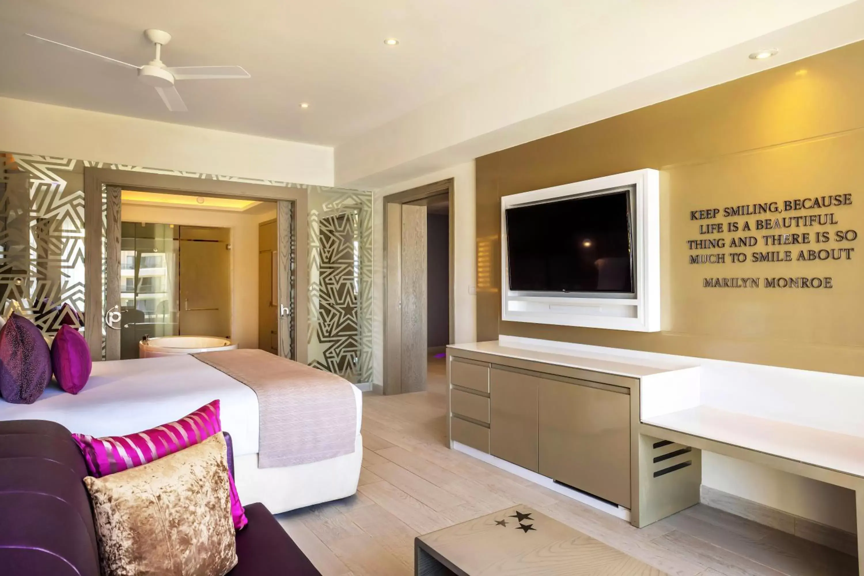 Bed, TV/Entertainment Center in Planet Hollywood Cancun, An Autograph Collection All-Inclusive Resort