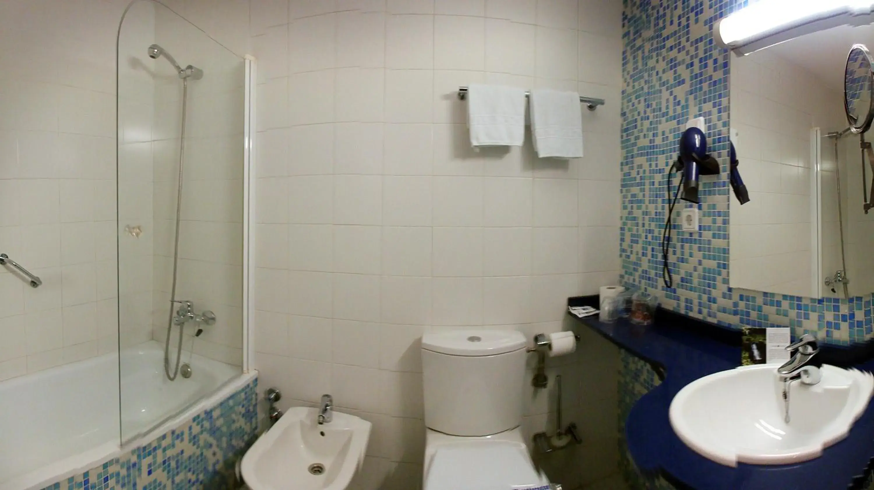 Bathroom in Hotel Cosmopol