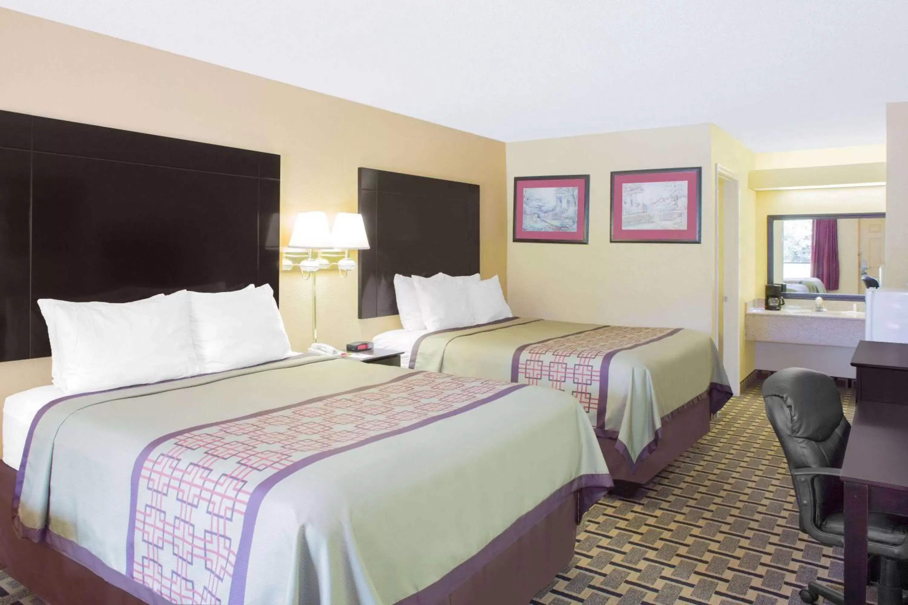 Photo of the whole room, Bed in Days Inn by Wyndham Andalusia