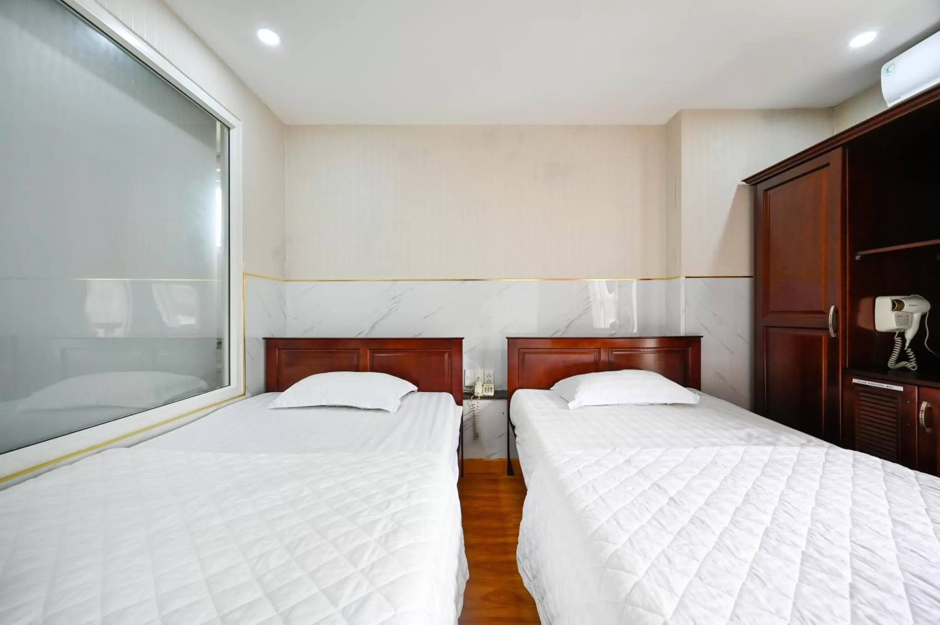 Bedroom, Bed in Gia Hoa Airport Hotel Bedroom, Bed in Gia Hoa Airport Hotel