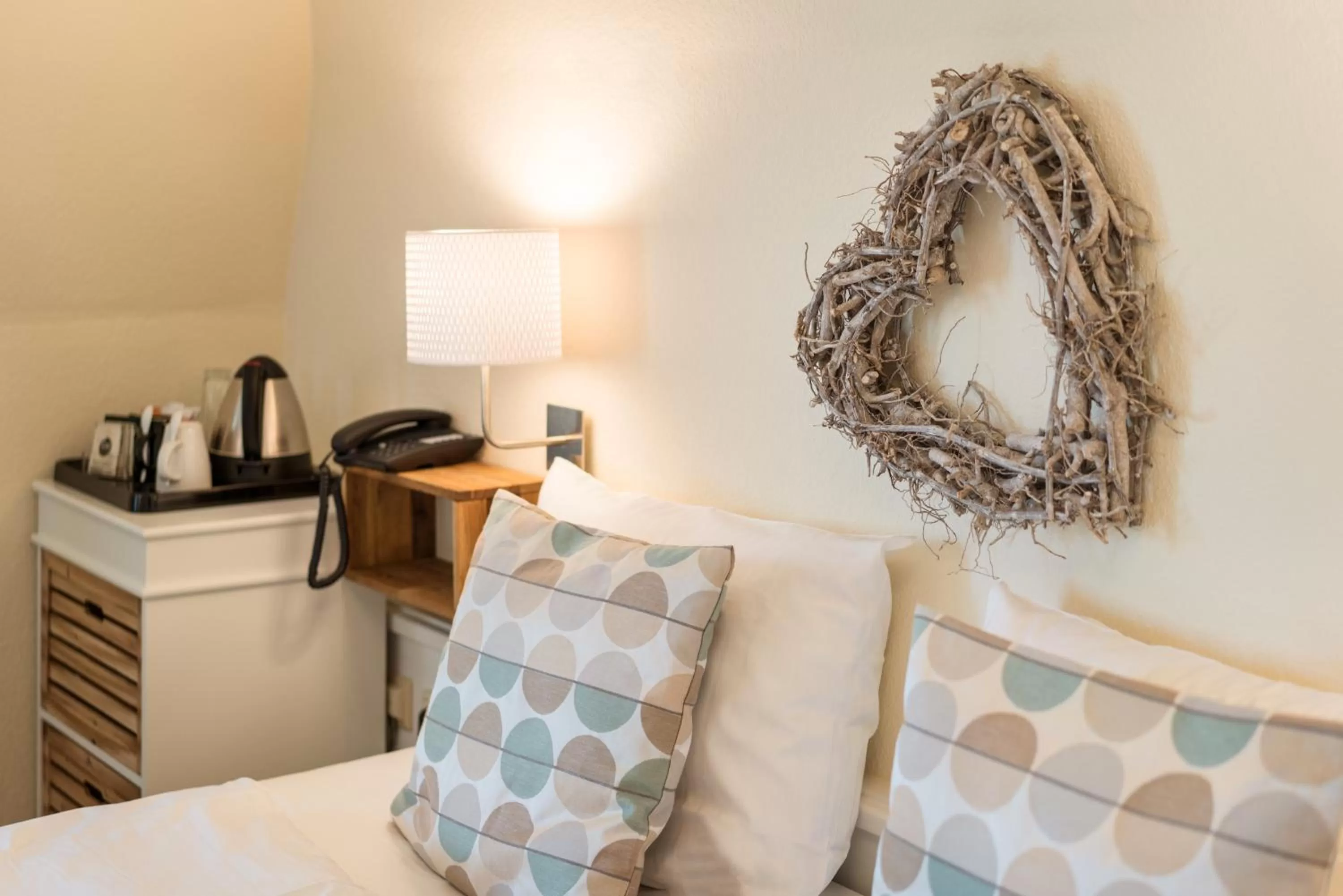 Coffee/tea facilities, Bed in Hotel kleine Auszeit - Adults Only